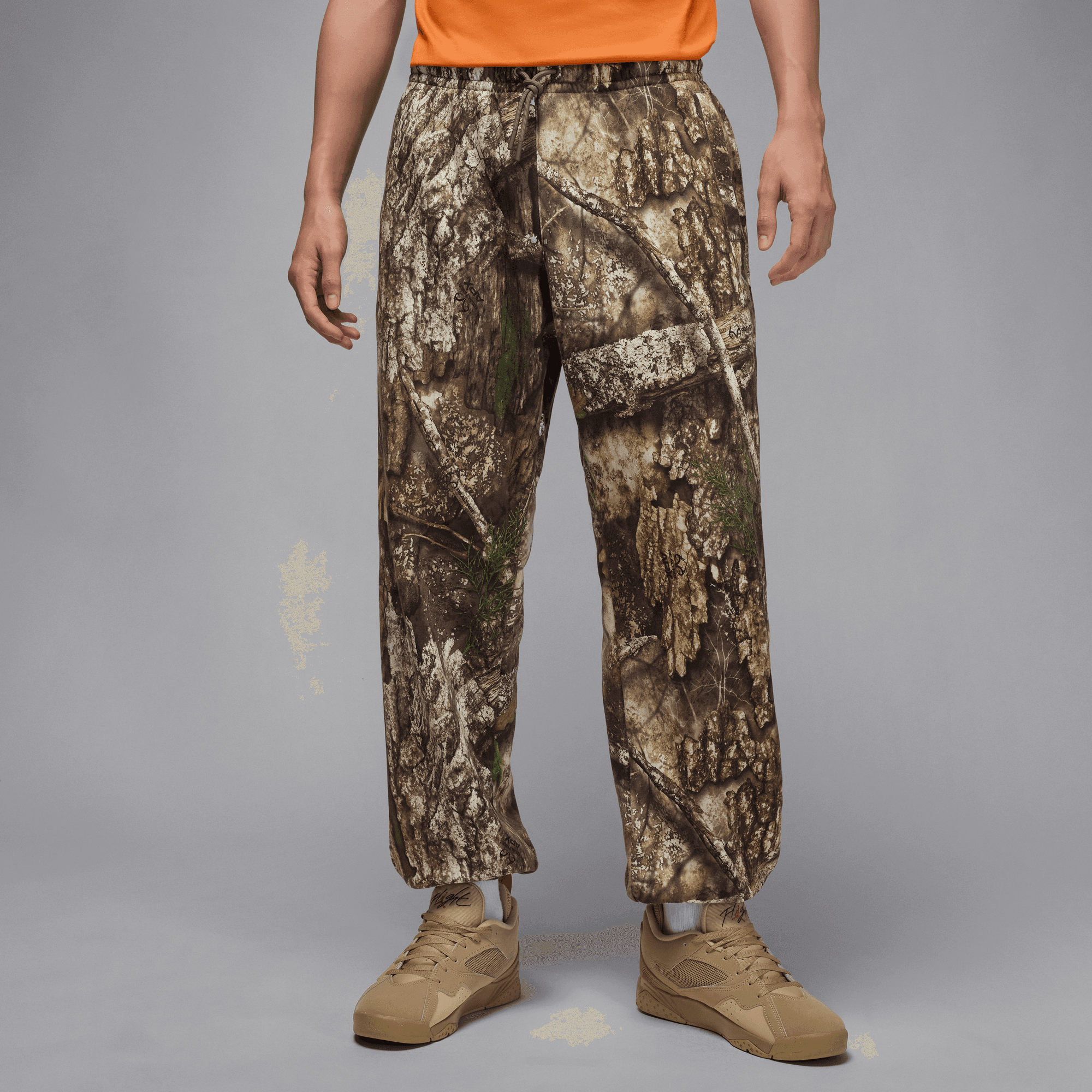 Air Jordan JORDAN BROOKLYN FLEECE REALTREE PANTS - MEDIUM OLIVE / SAIL