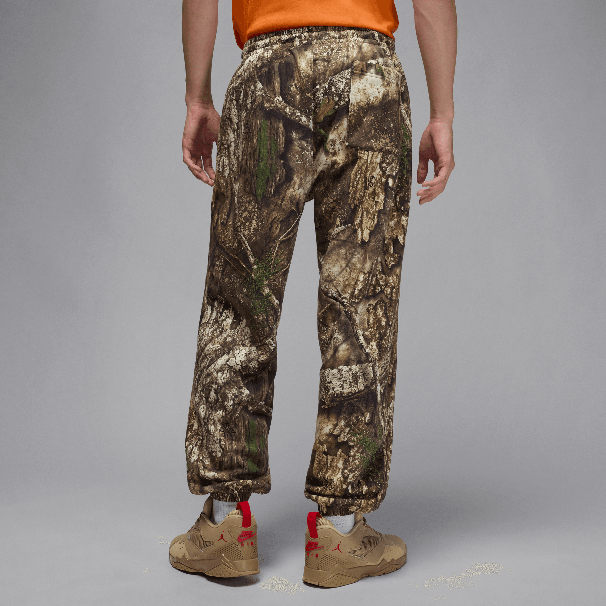 Air Jordan JORDAN BROOKLYN FLEECE REALTREE PANTS - MEDIUM OLIVE / SAIL