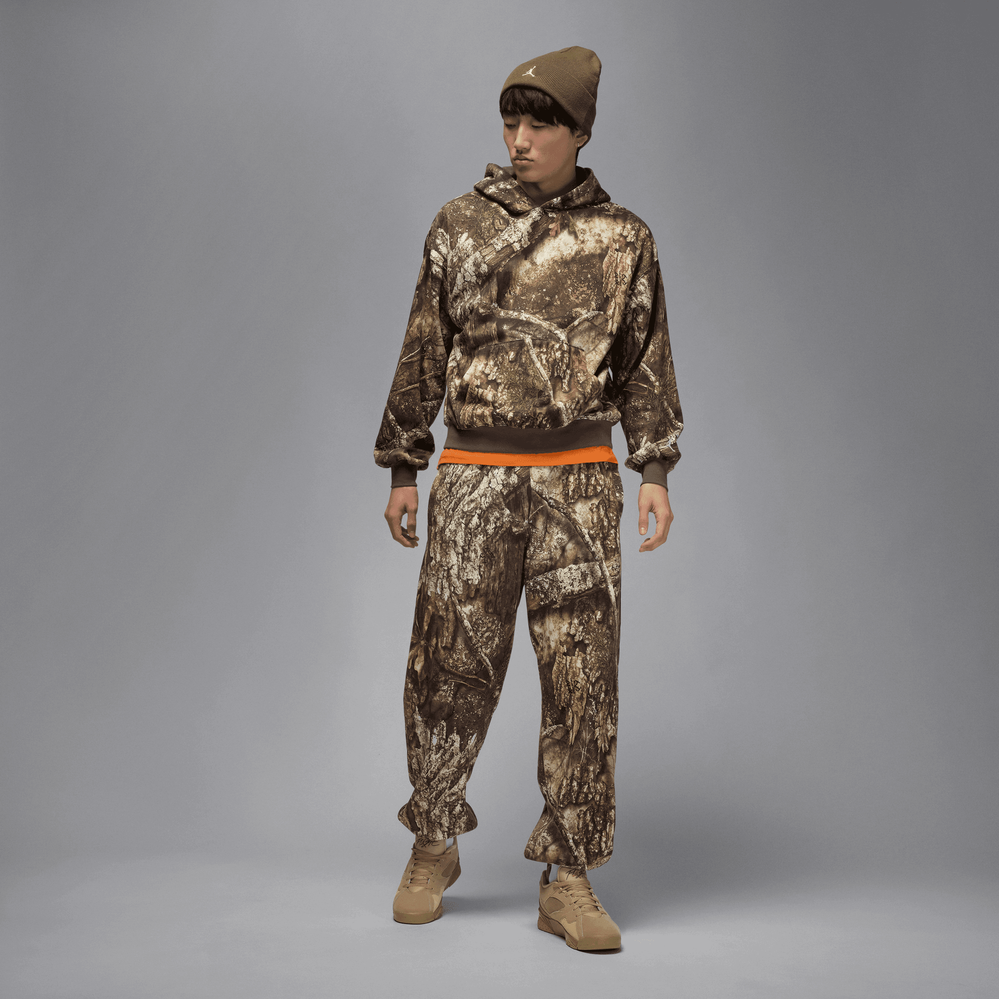 Air Jordan JORDAN BROOKLYN FLEECE REALTREE PANTS - MEDIUM OLIVE / SAIL