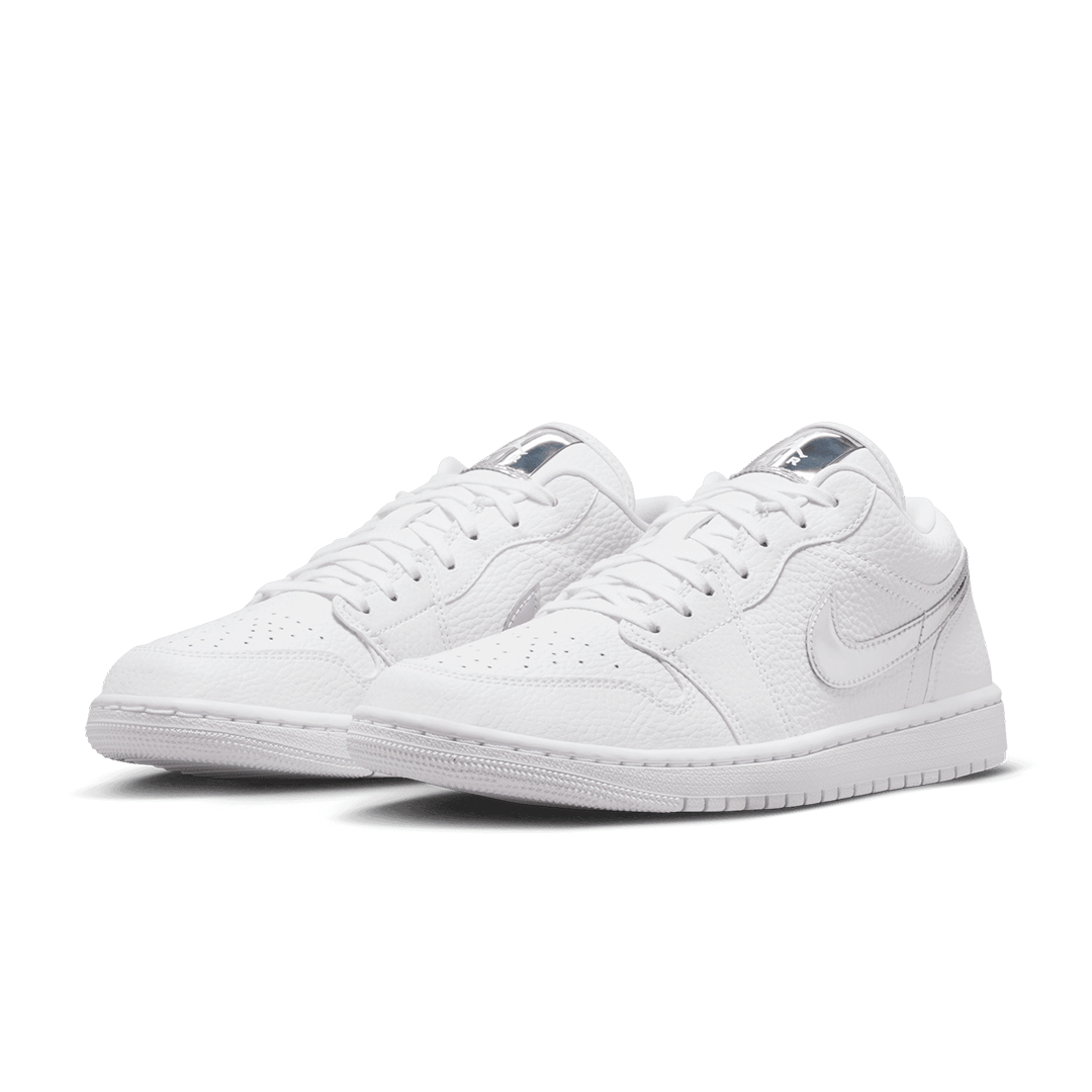 Air Jordan WOMEN'S AIR JORDAN 1 LOW SE WHITE/METALLIC SILVER