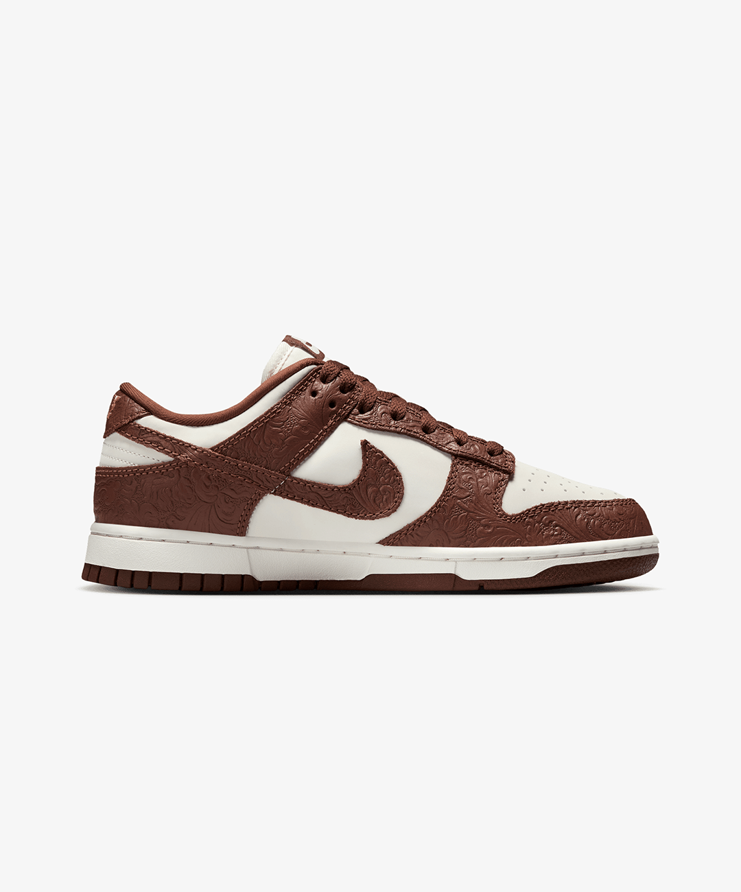 NIKE | DUNK LOW { SAIL/FAUNA BROWN - SAIL - METALLIC GOLD