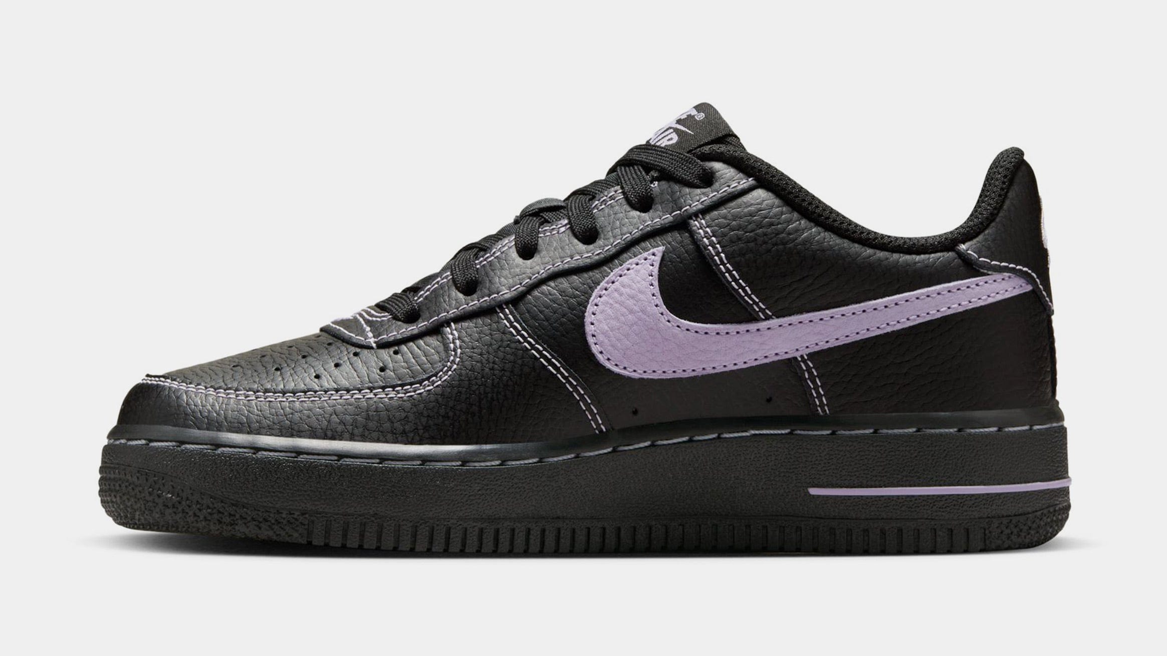 Nike Air Force 1 LV8 Grade School Basketball Shoes (Black/Hydrangeas)