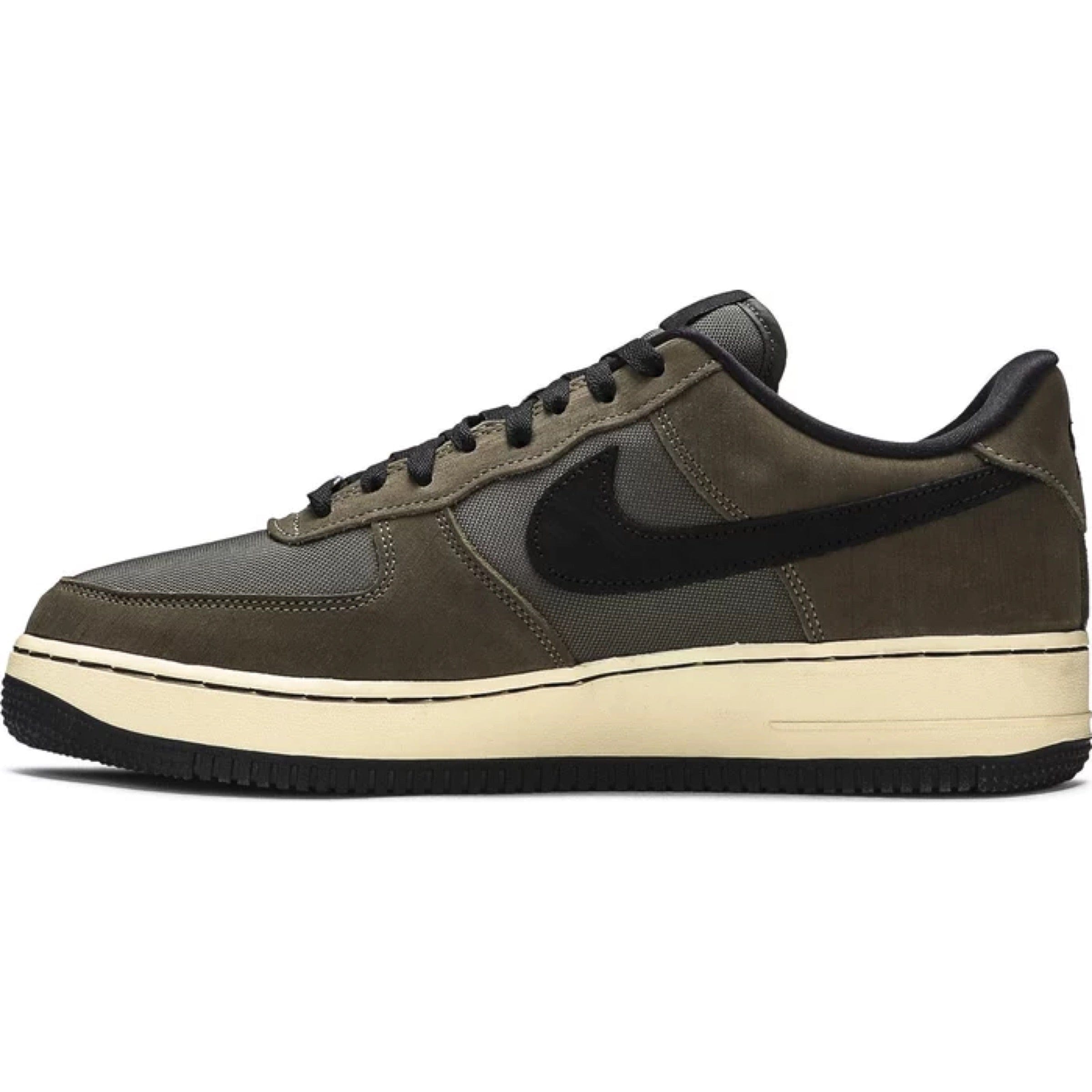 Nike Undefeated x Nike Air Force 1 Low SP Ballistic Dunk vs. AF1