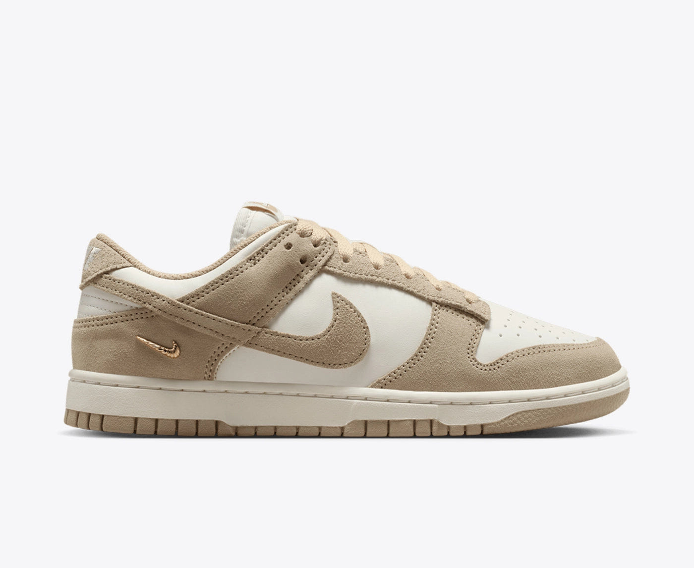 Nike DUNK LOW SAIL/LINEN - WHITE - METALLIC GOLD