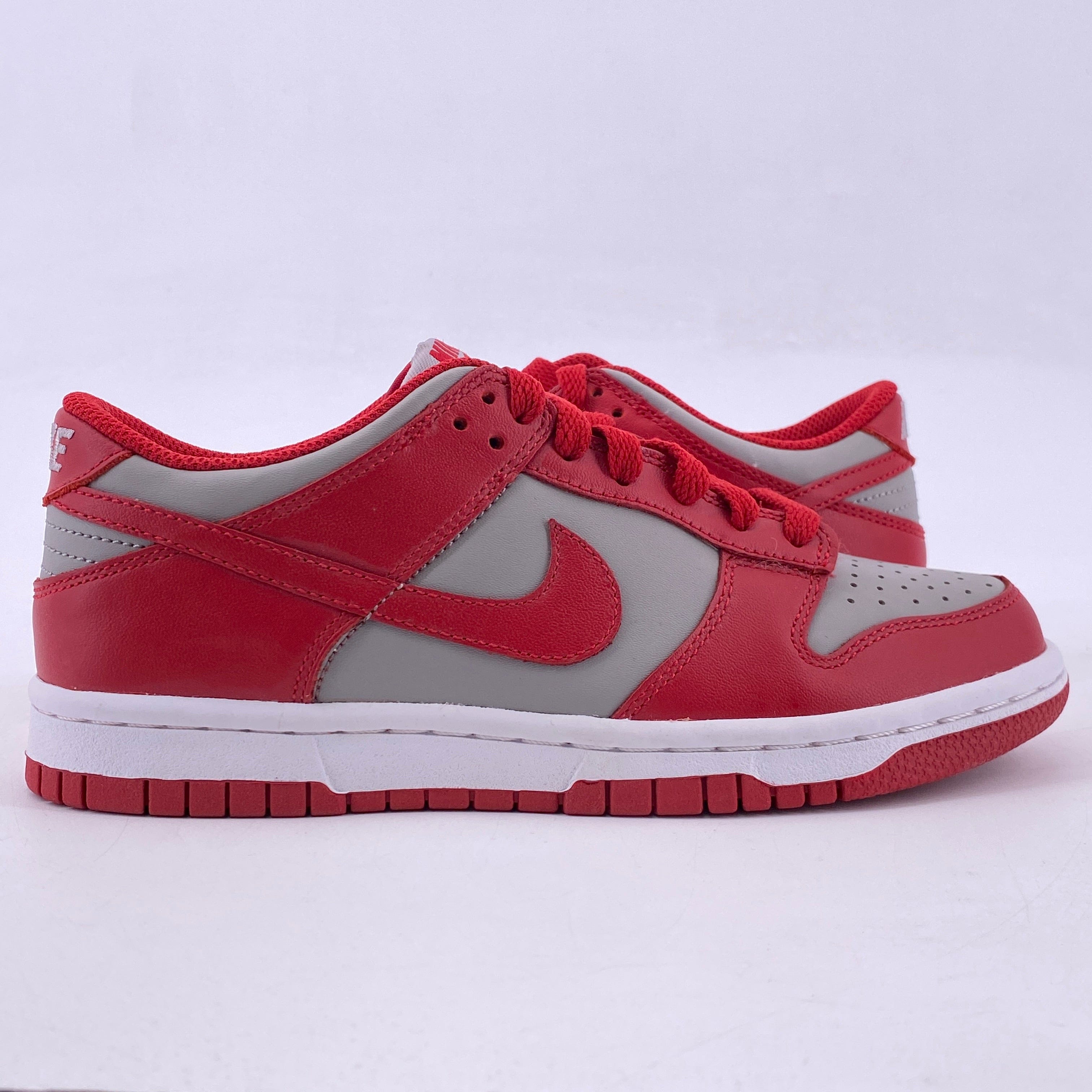 Nike (GS) Dunk Low Unlv 2021 New Size 4Y