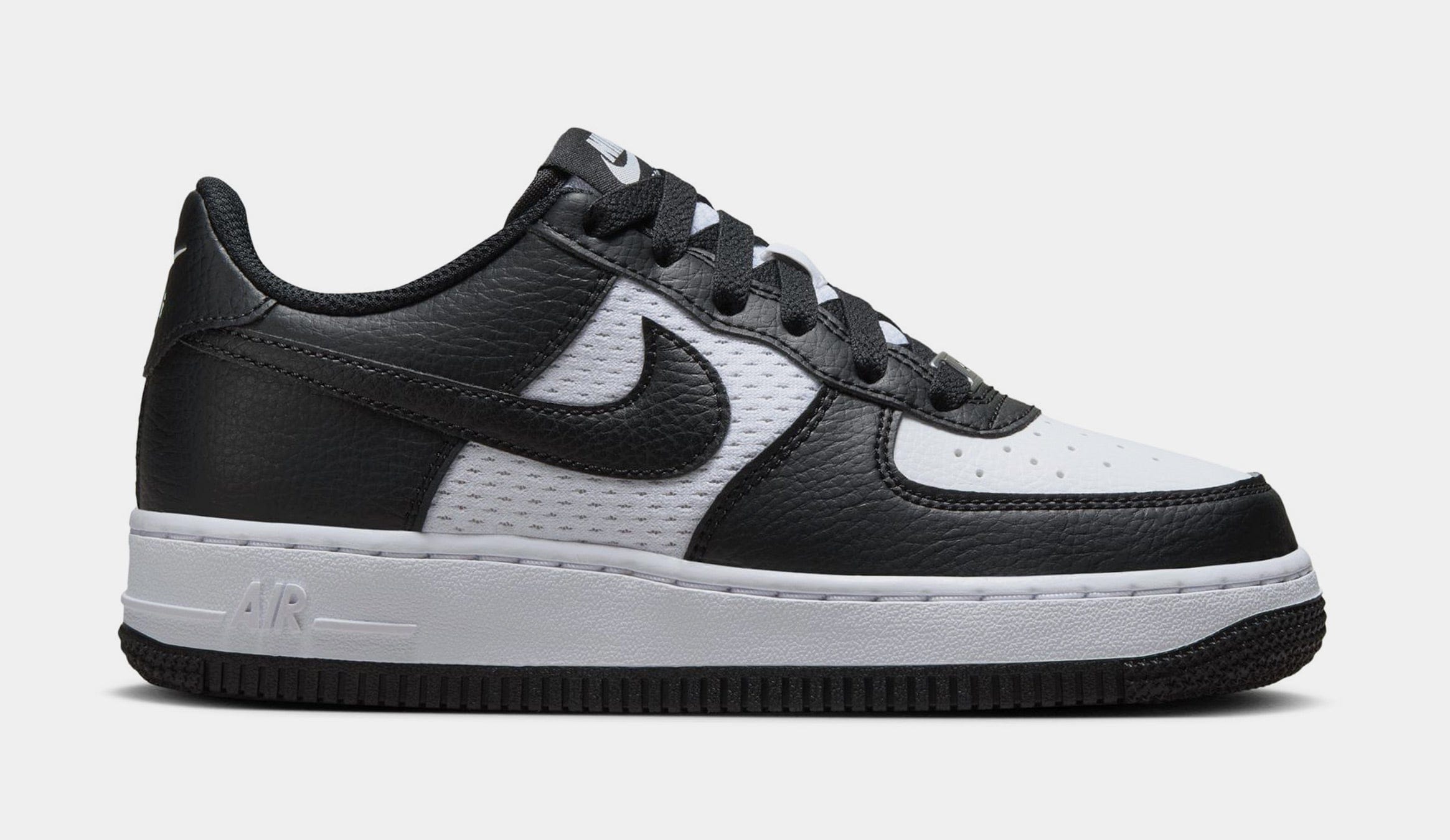 Nike Air Force 1 Low Grade School Lifestyle Shoes (Black/White)
