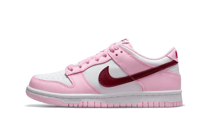 Nike Dunk Low GS Pink Foam Red White CW1590 - 601 دونك لو جي إس رغوة وردية أحمر أبيض CW1590 - 601