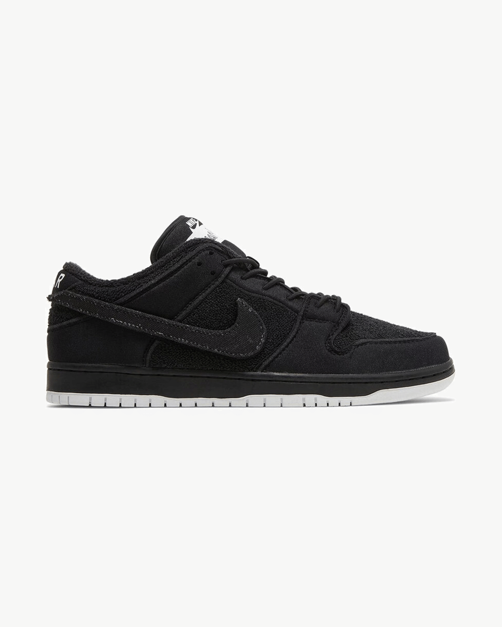 NIKE SB DUNK LOW PRO GNARHUNTERS