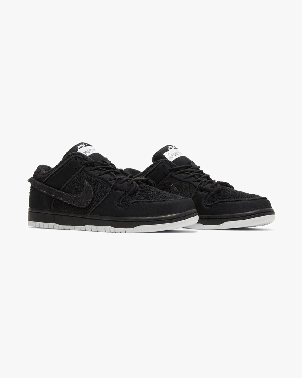 NIKE SB DUNK LOW PRO GNARHUNTERS