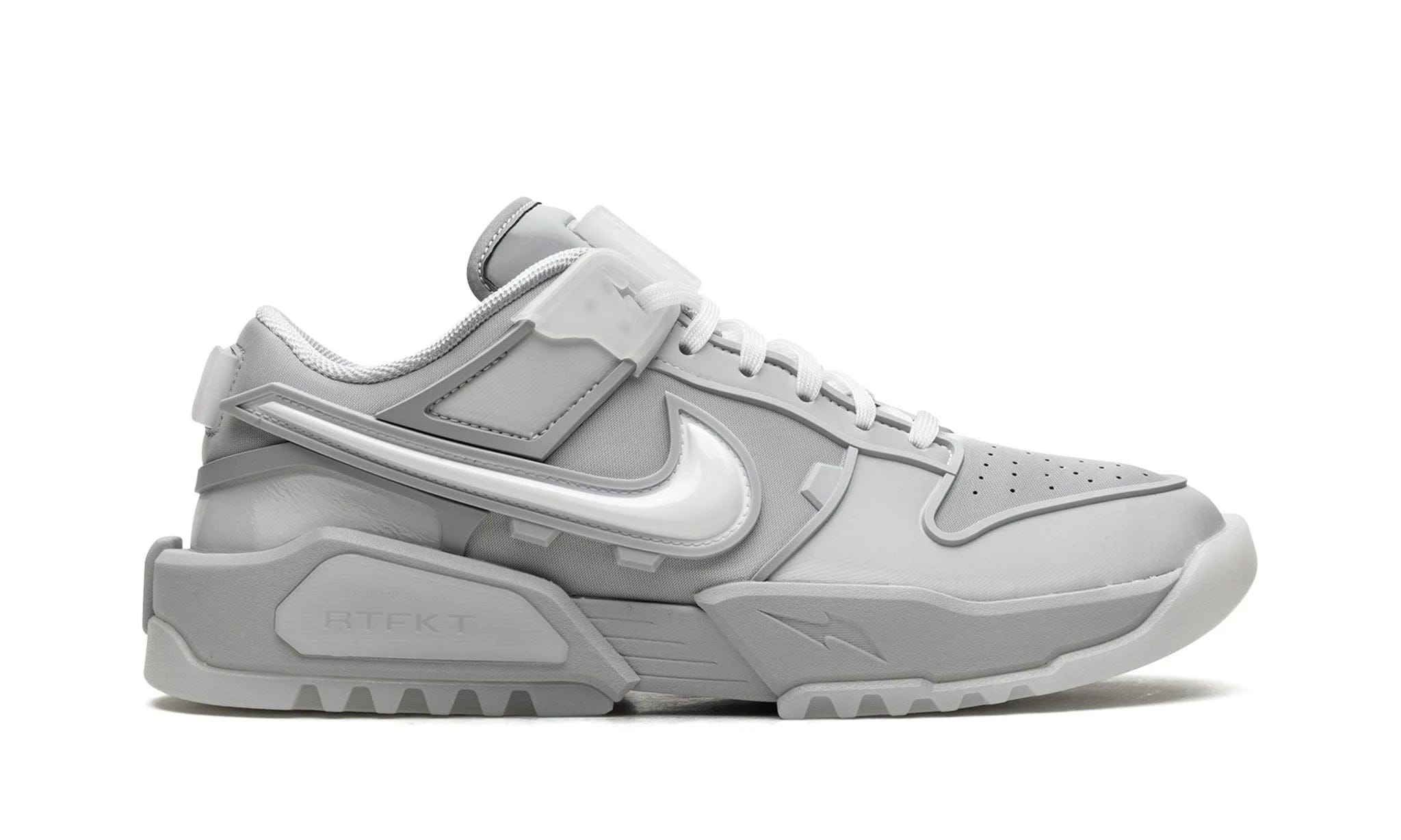 NIKE x RTFKT DUNK GHOST EDITION