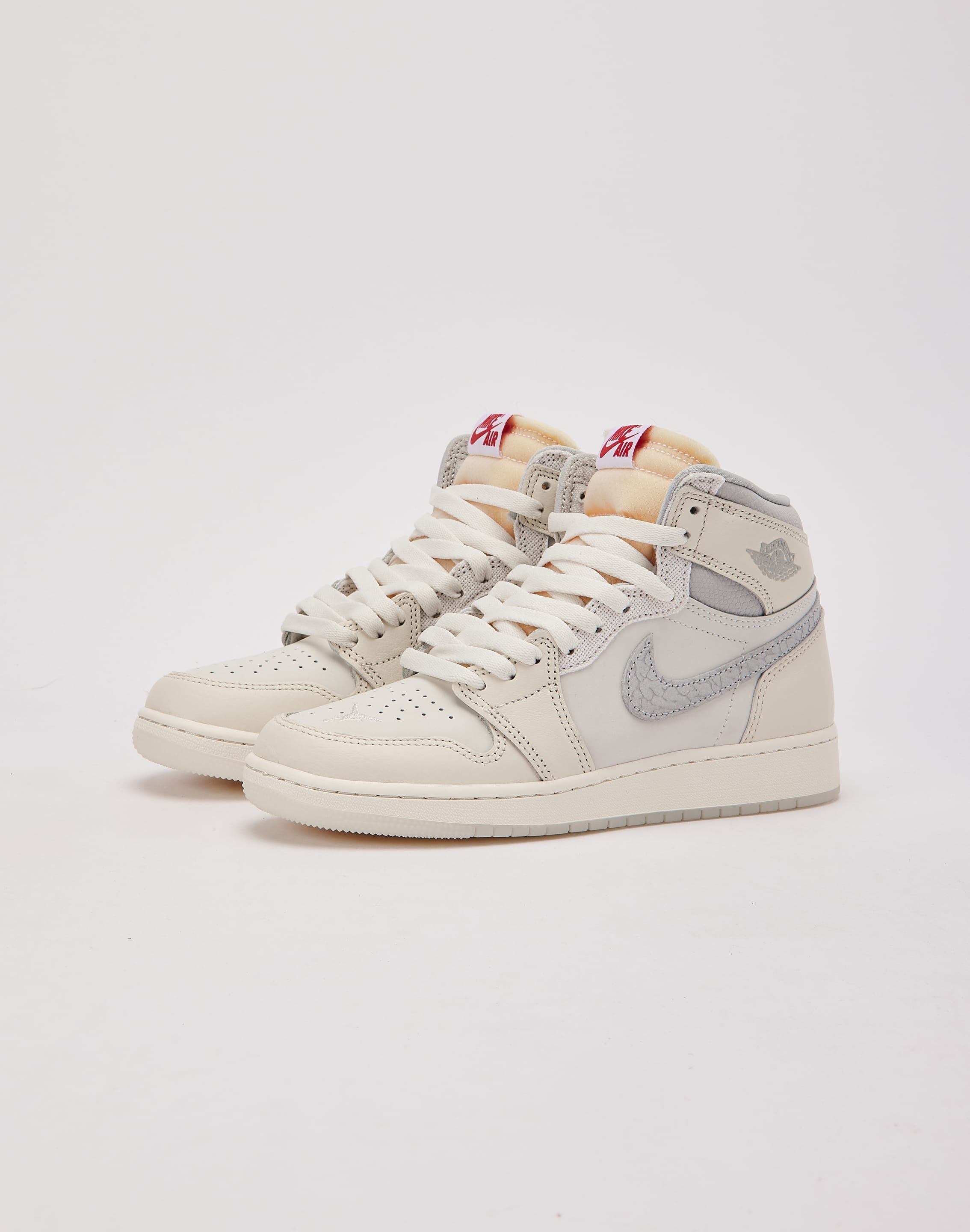 Air Jordan Jordan Air Jordan 1 Retro High OG Sail and University Red Grade - School