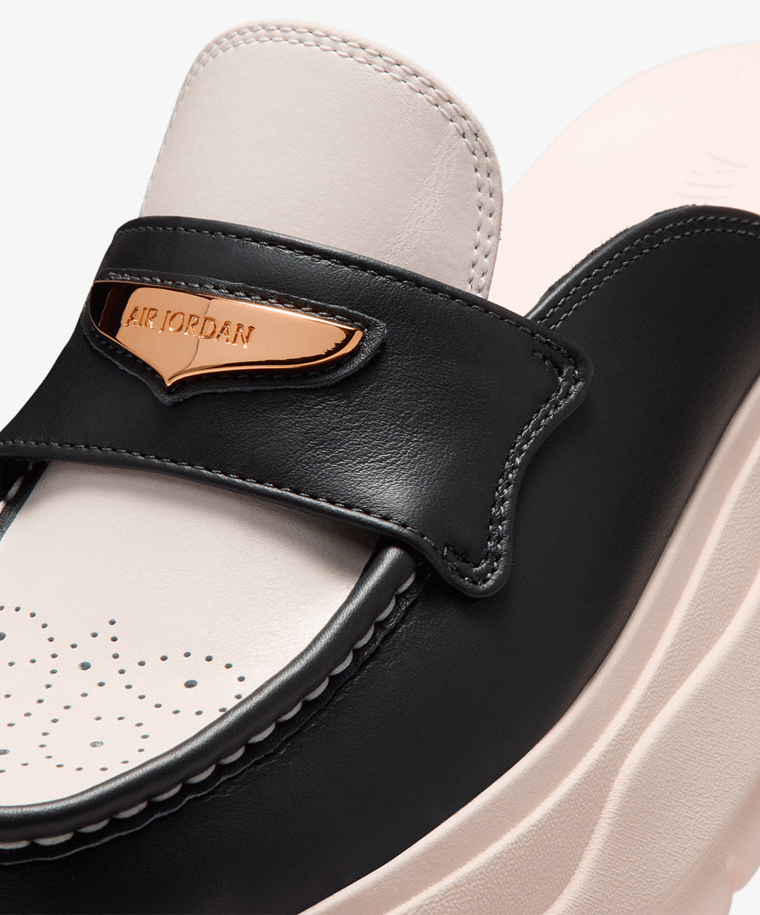 Air Jordan JORDAN | AIR JORDAN MULE SE { OFF NOIR/METALLIC GOLD - CHALK