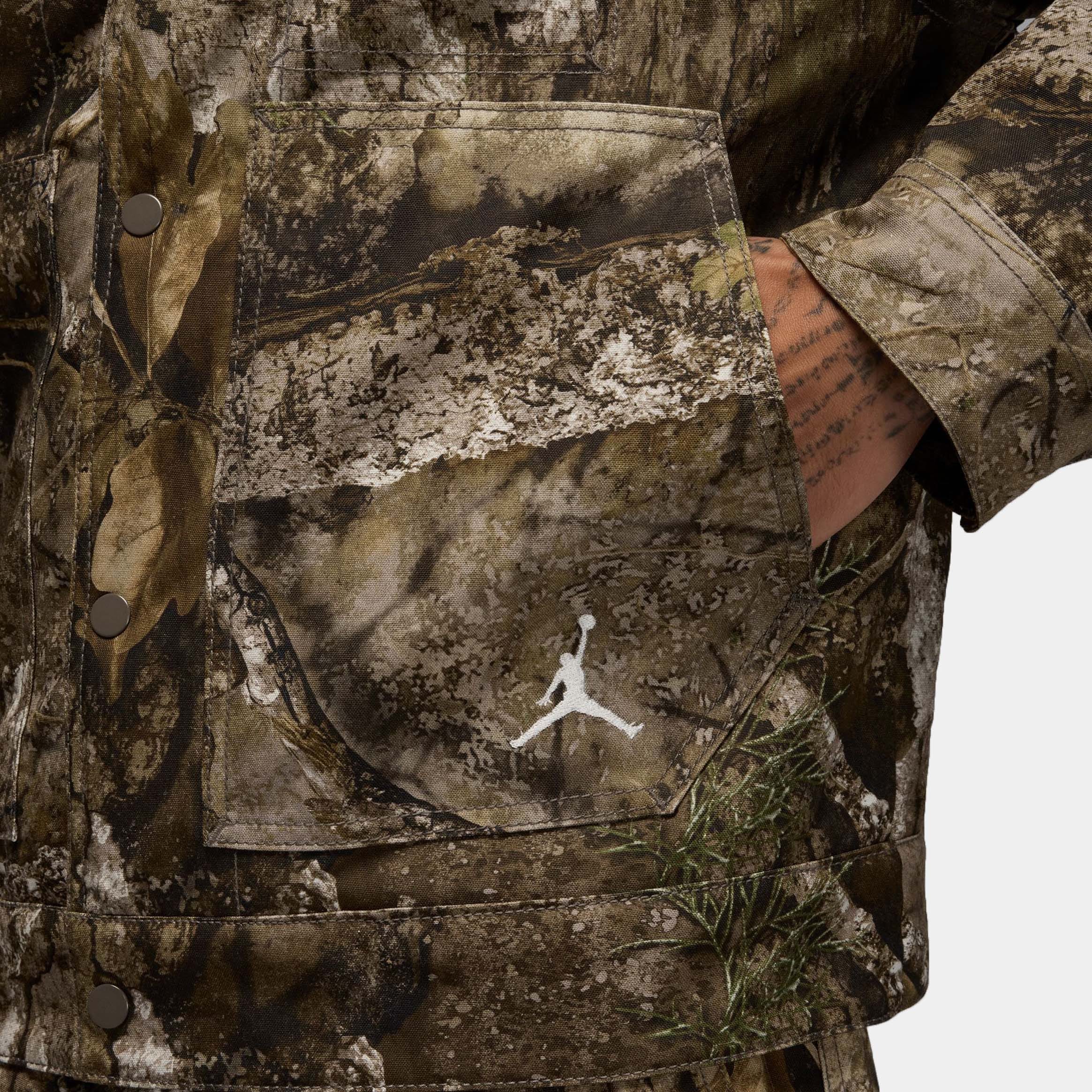 Air Jordan Flight Chicago RealTree Mens Jacket (Medium Olive/Sail)