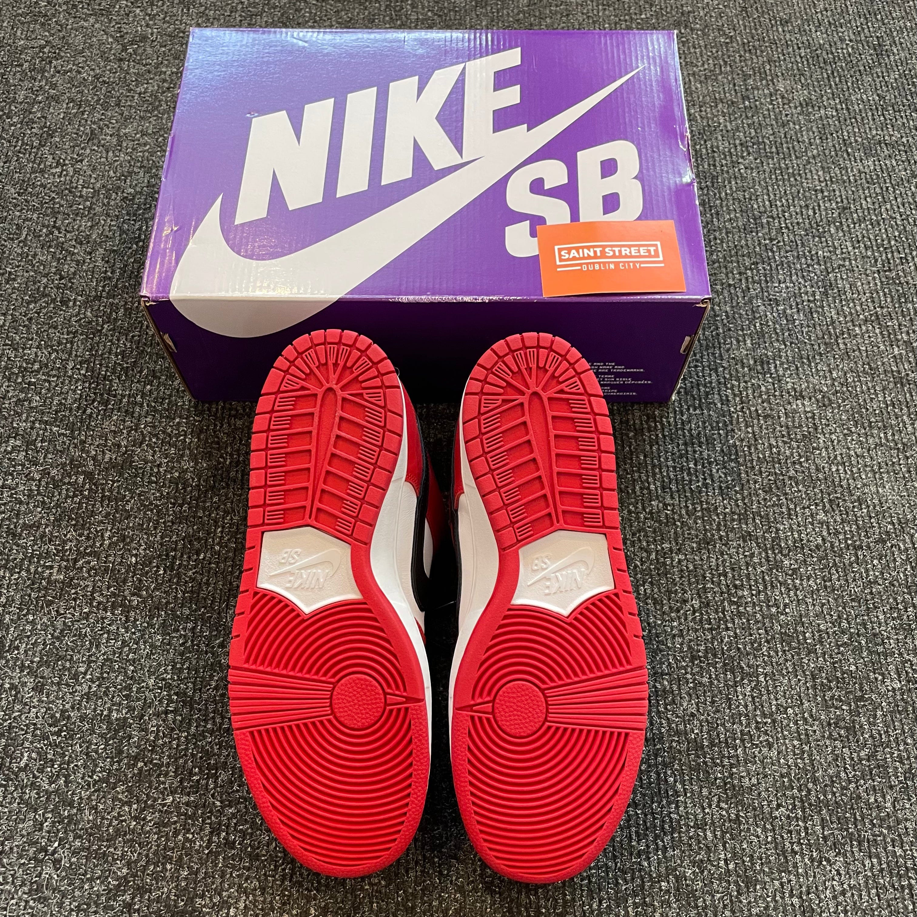 Nike SB Dunk Low Chicago