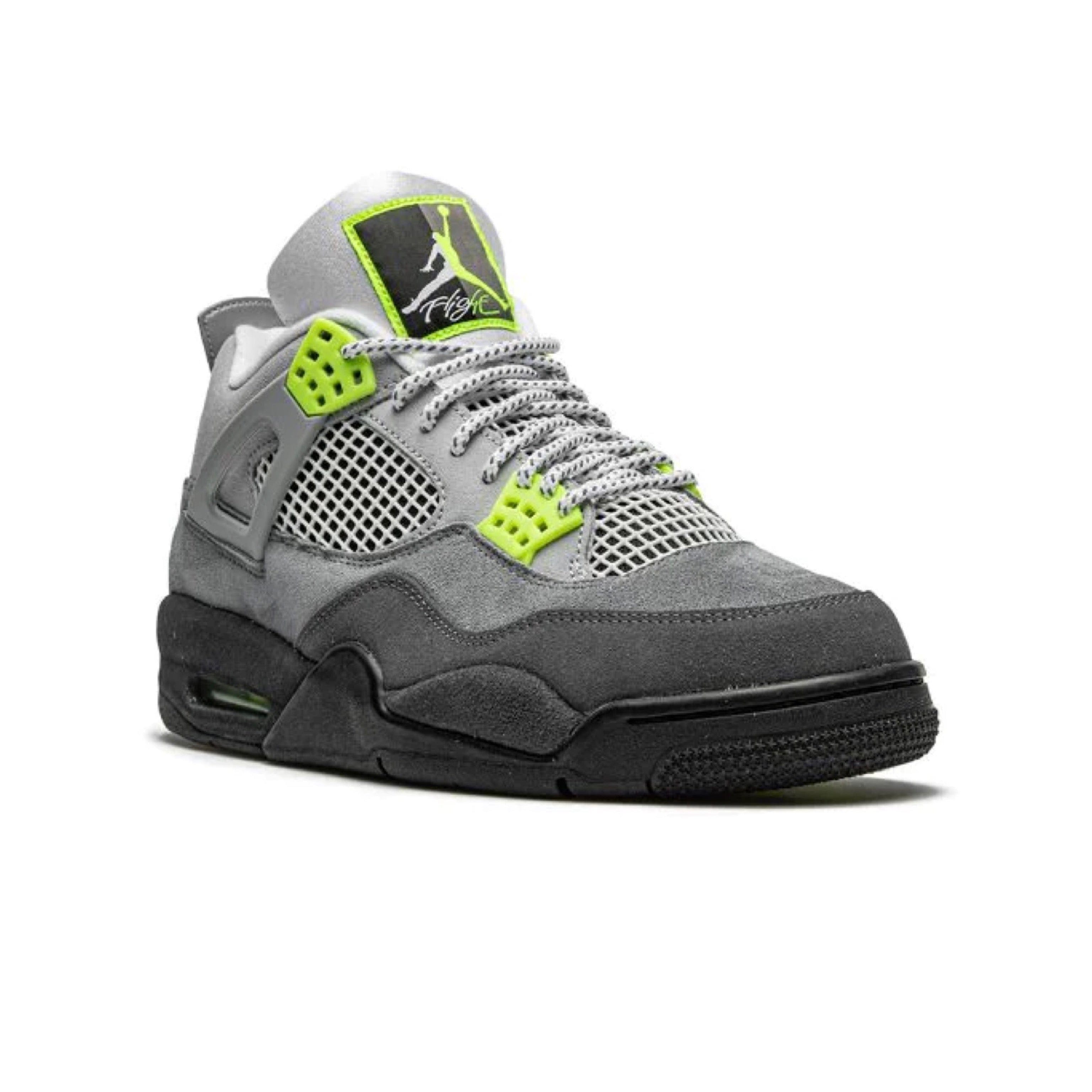 Nike AIR JORDAN 4 RETRO SE Neon