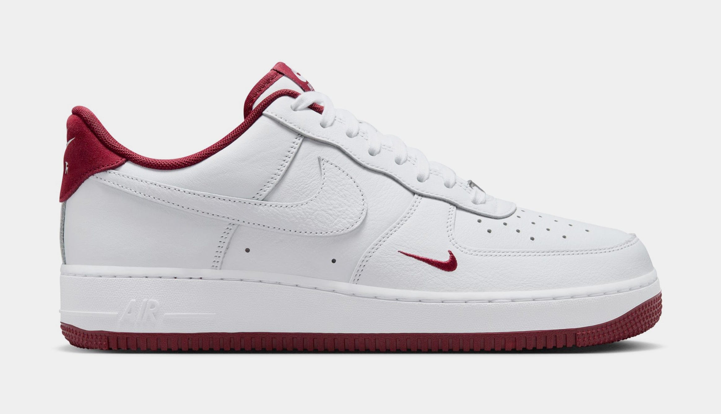 Nike Air Force 1 '07 LV8 Mens Lifestyle Shoes (White/Team Red)