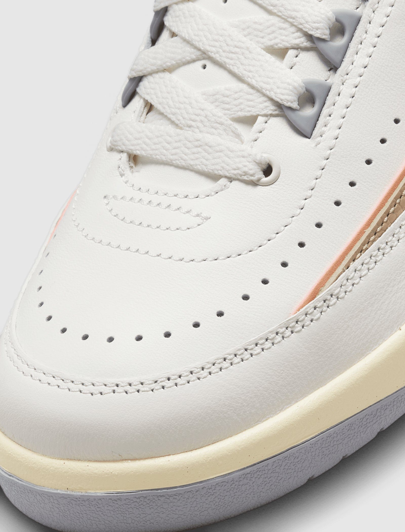 Air Jordan WOMEN'S AIR JORDAN 2 RETRO MUSLIN
