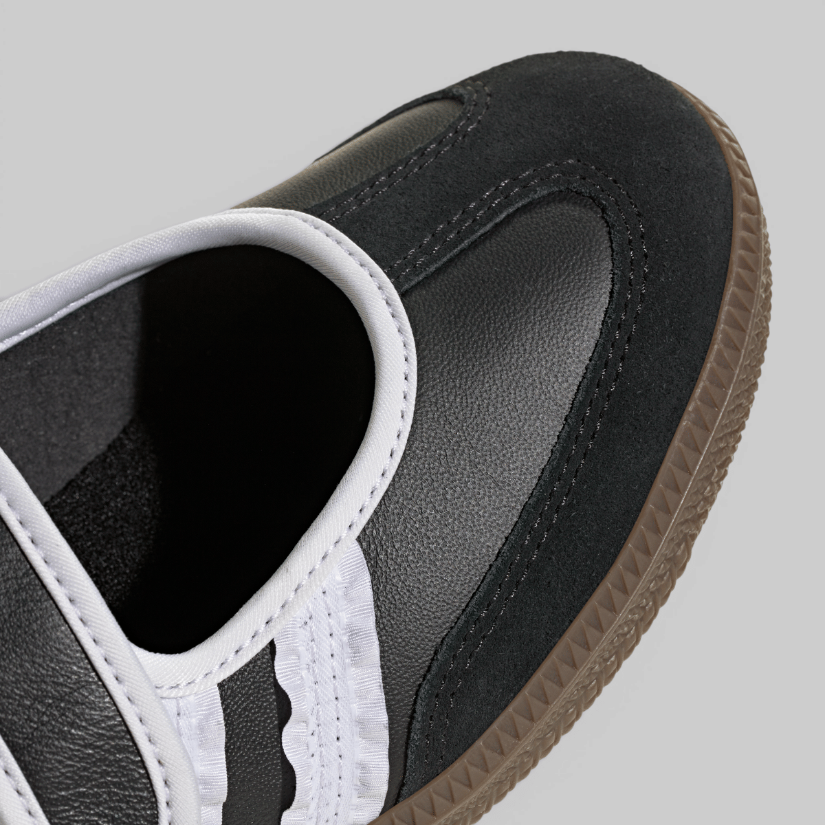 adidas Women's Samba Jane - Black/White