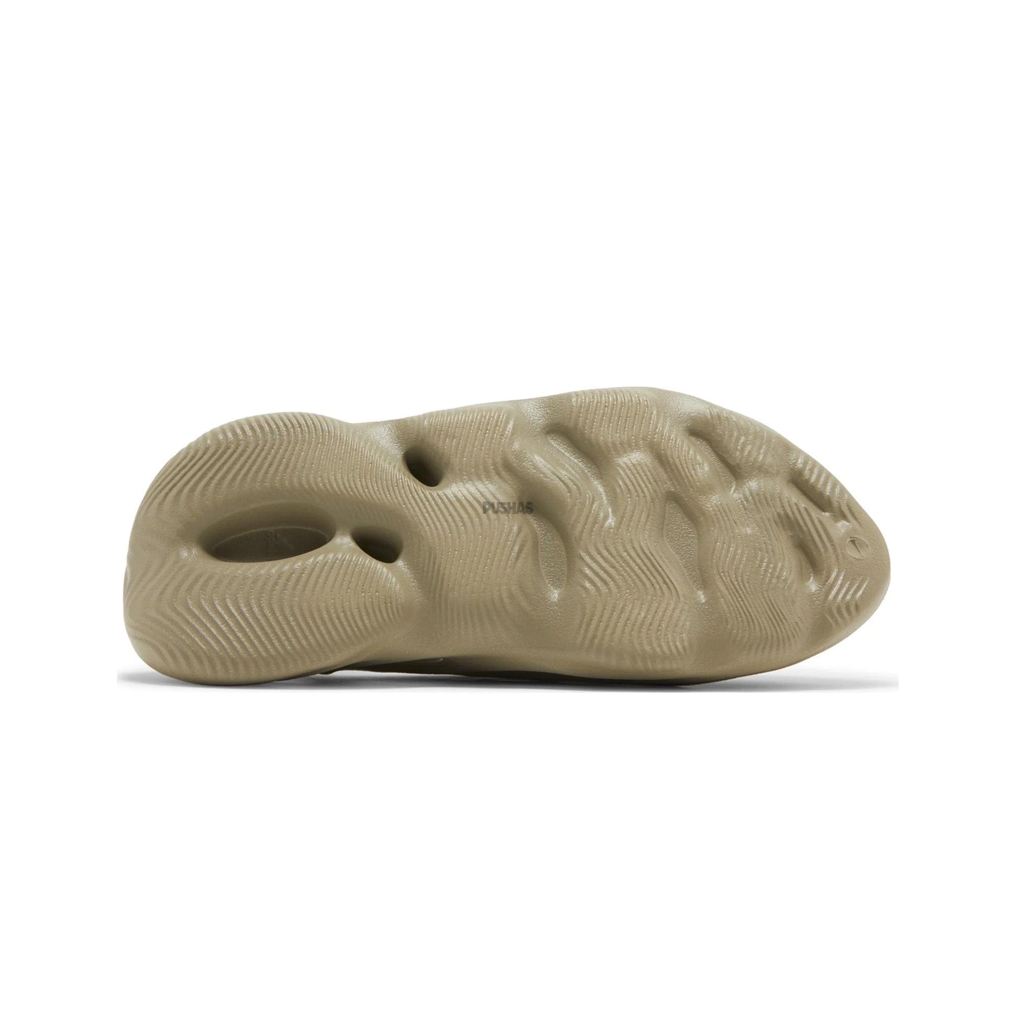 Yeezy Foam RNNR Stone Salt (2023)