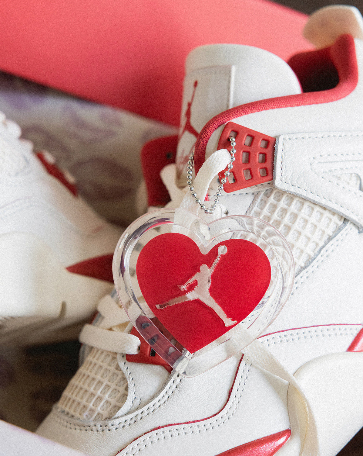 Air Jordan Nike Wmns Air Jordan 4 Retro *Valentine's Day*