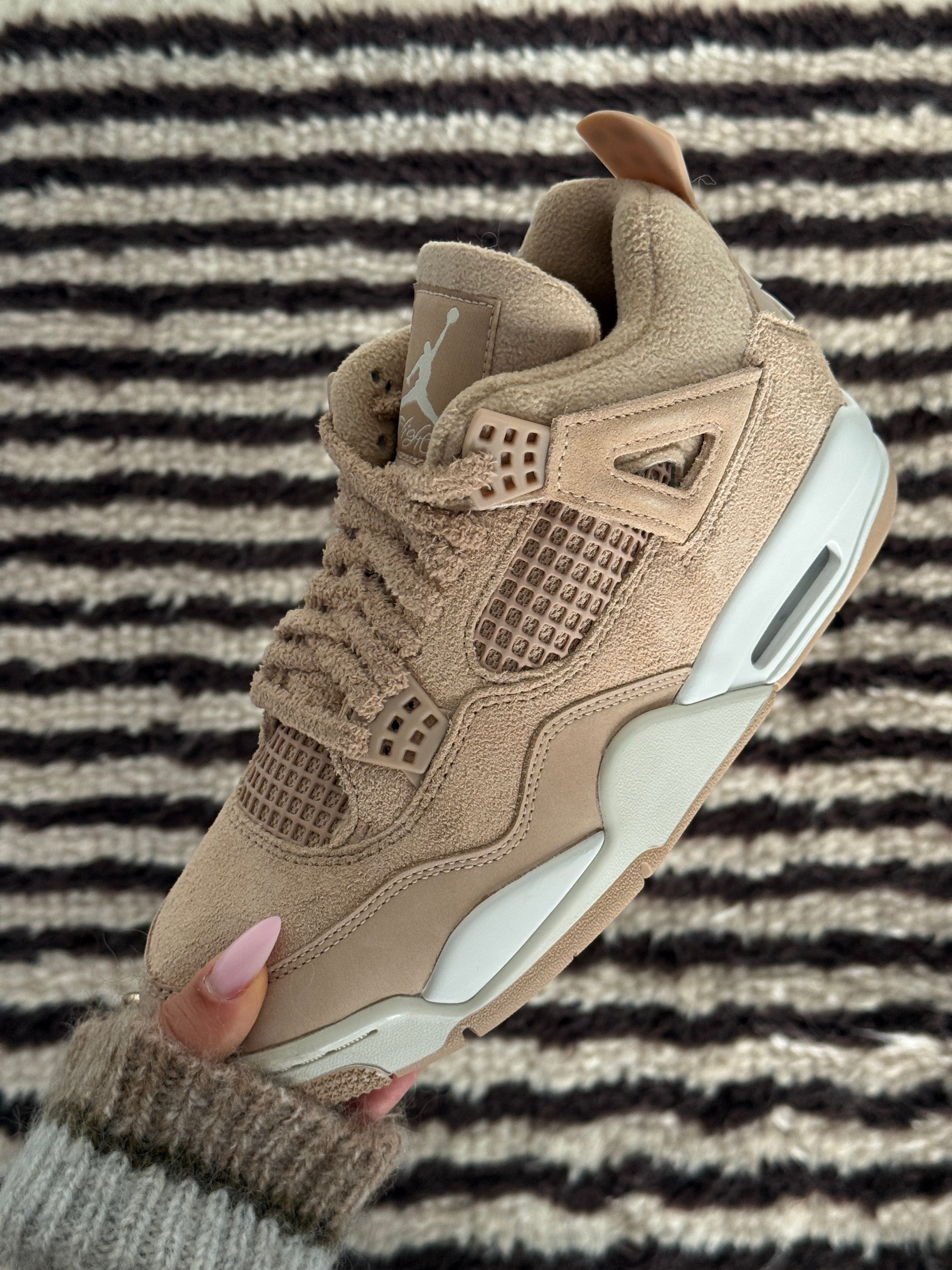 Air Jordan Nike Wmns Air Jordan 4 Retro *Cozy Girl*
