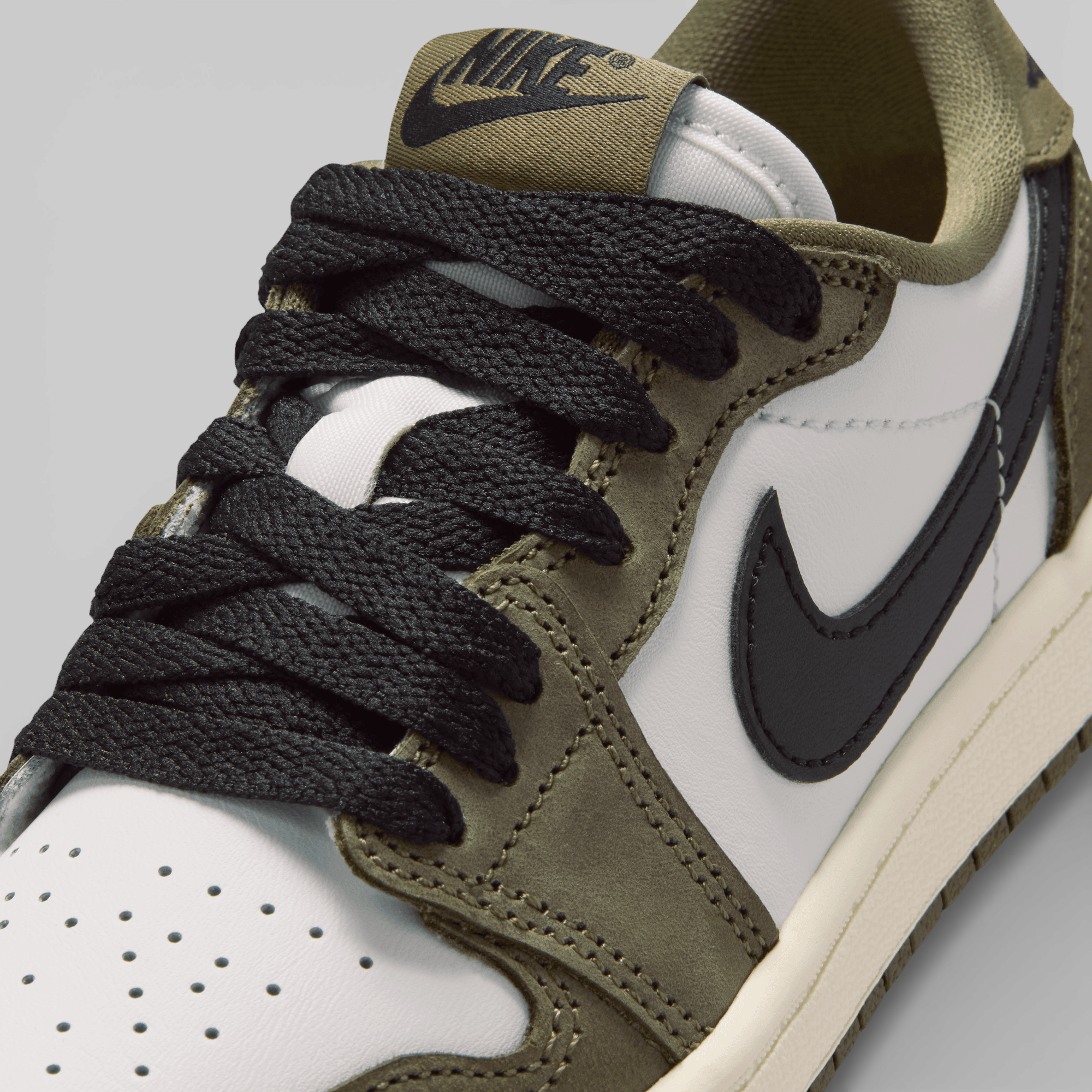 Air Jordan 1 Retro Low OG (Pre School) - Medium Olive