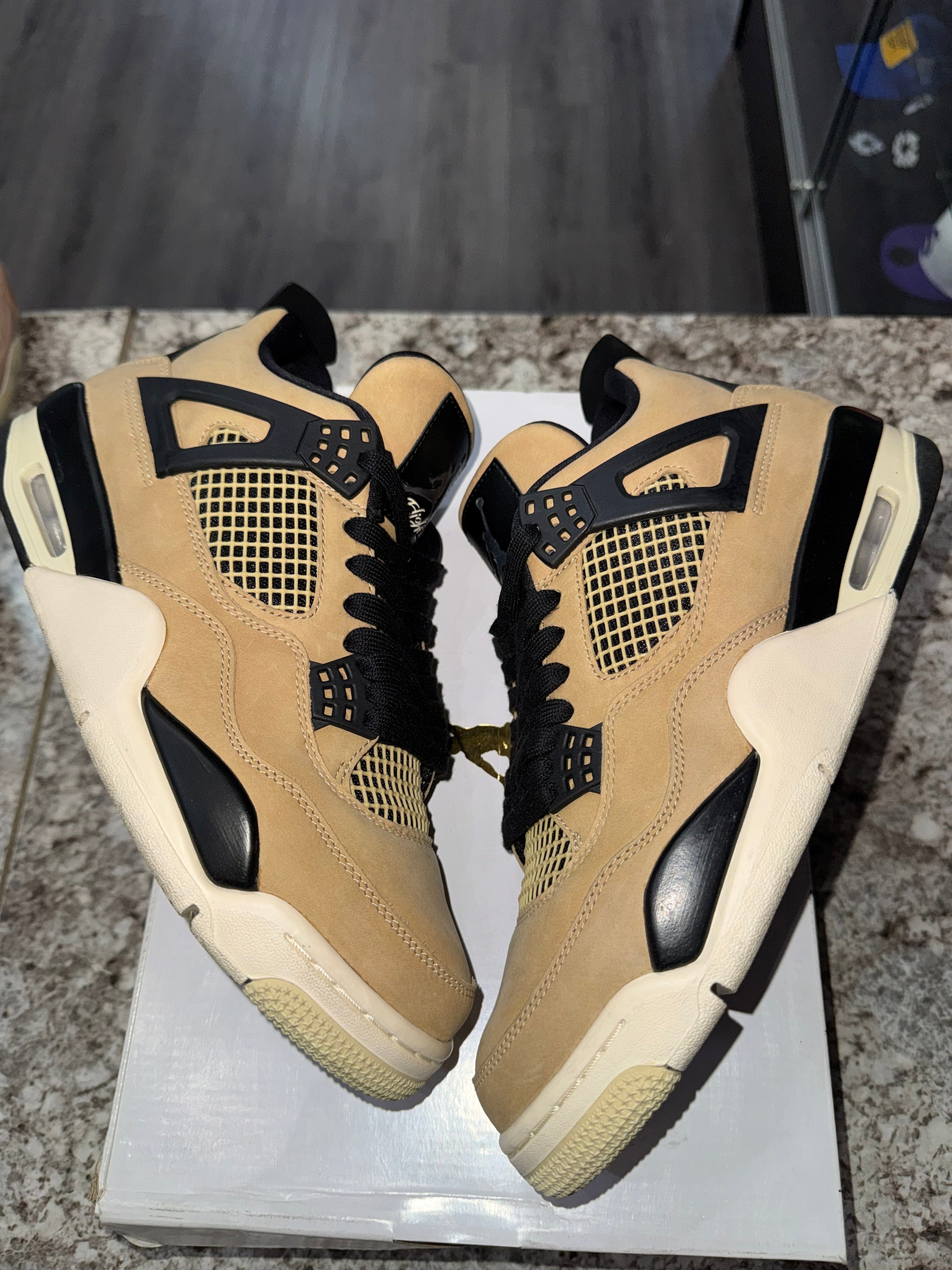 Air Jordan Jordan 4 Retro Fossil (Women's)