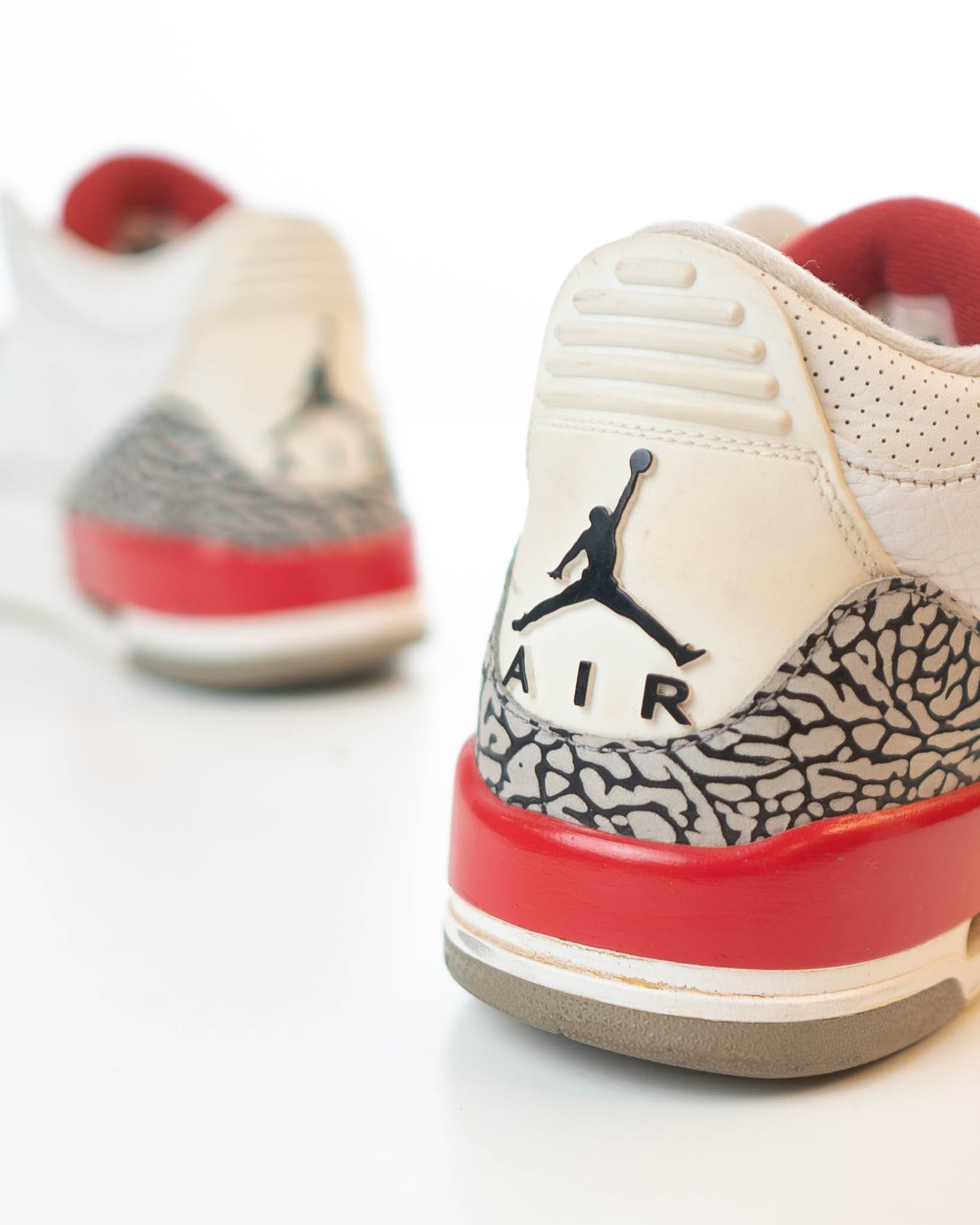 Air Jordan Nike Air Jordan 3 Retro Summit White/Fire Red - Black - Cement Grey (UK 9)