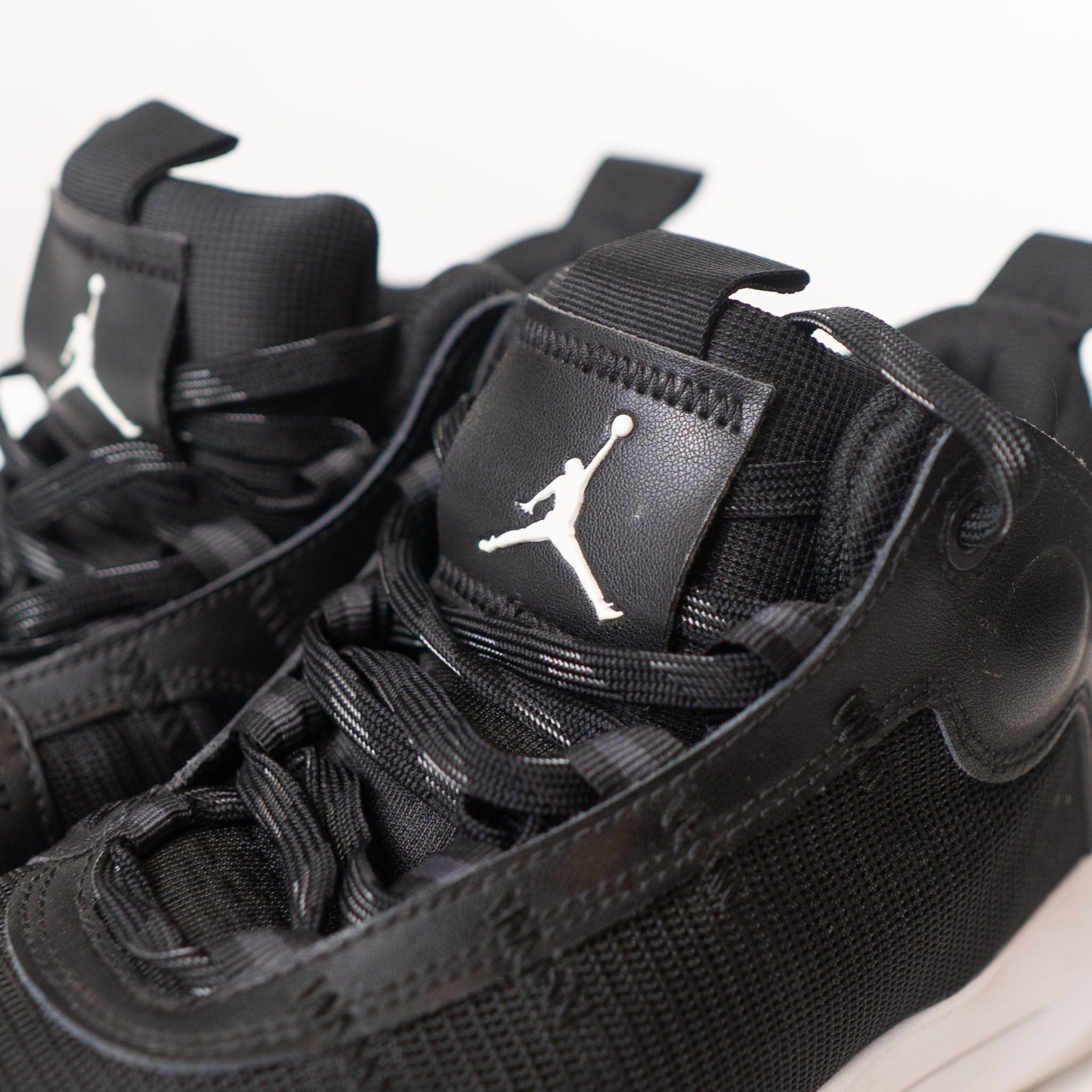 Air Jordan Nike Air Jordan Jumpman Black White 2020 (UK 8)