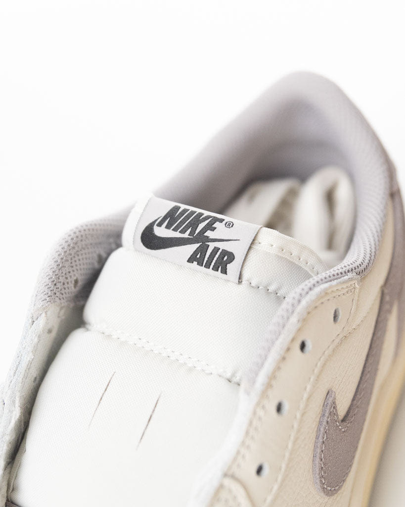 Air Jordan Nike Air Jordan 1 Retro Low OG Atmosphere Grey (UK 7)