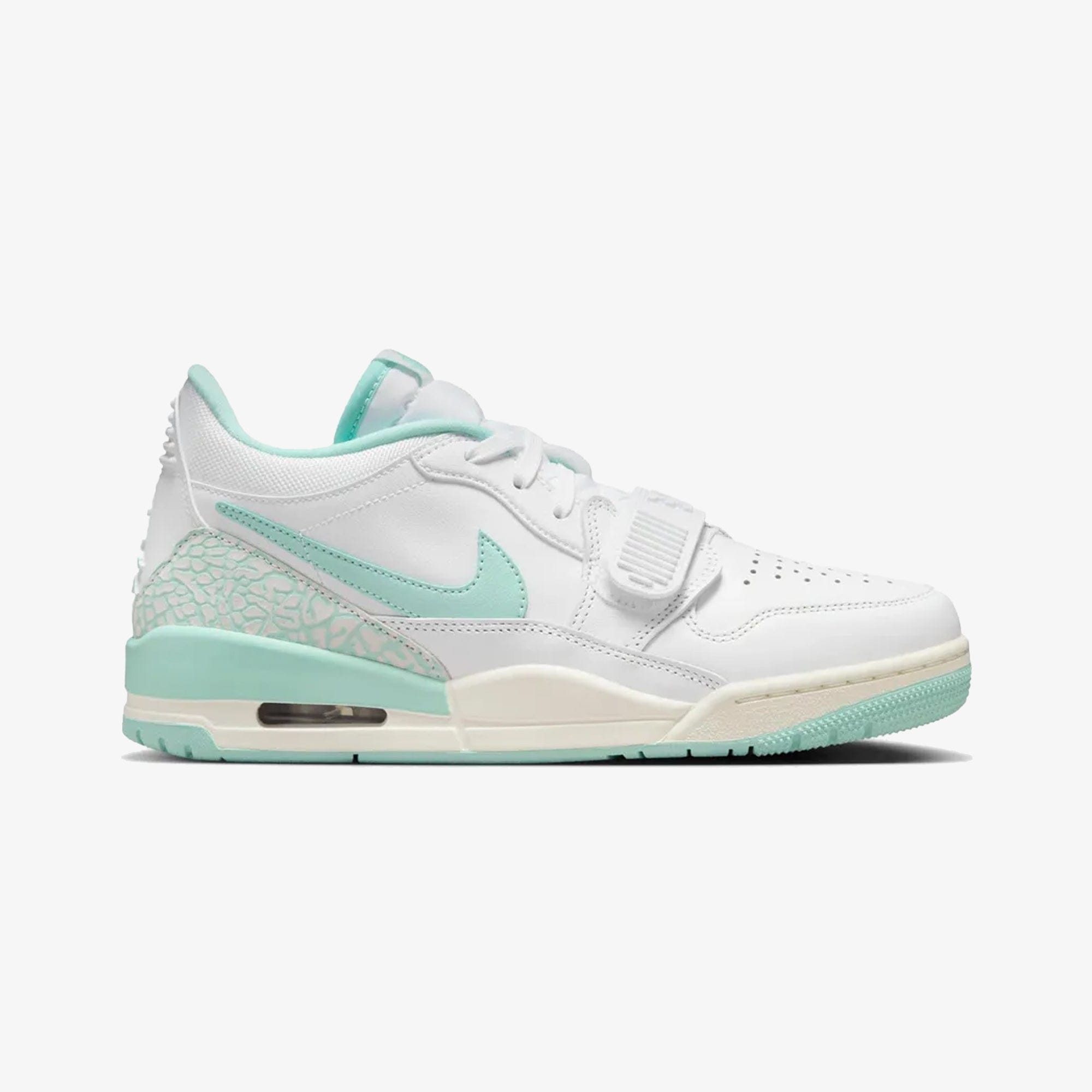 Air Jordan JORDAN | AIR JORDAN LEGACY 312 LOW { WHITE/LIGHT DEW - SAIL