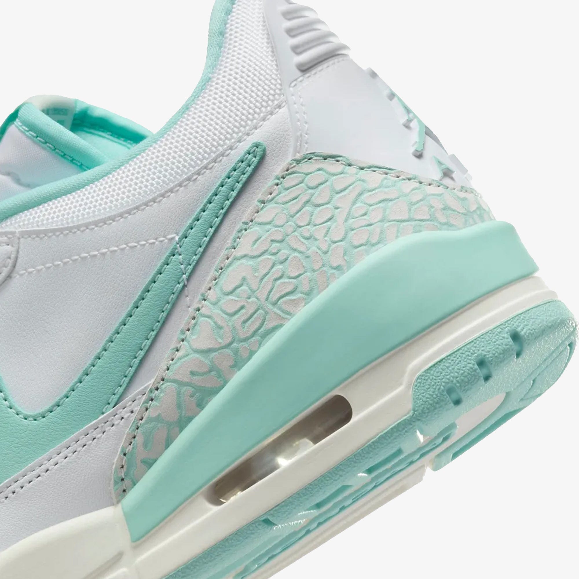 Air Jordan JORDAN | AIR JORDAN LEGACY 312 LOW { WHITE/LIGHT DEW - SAIL