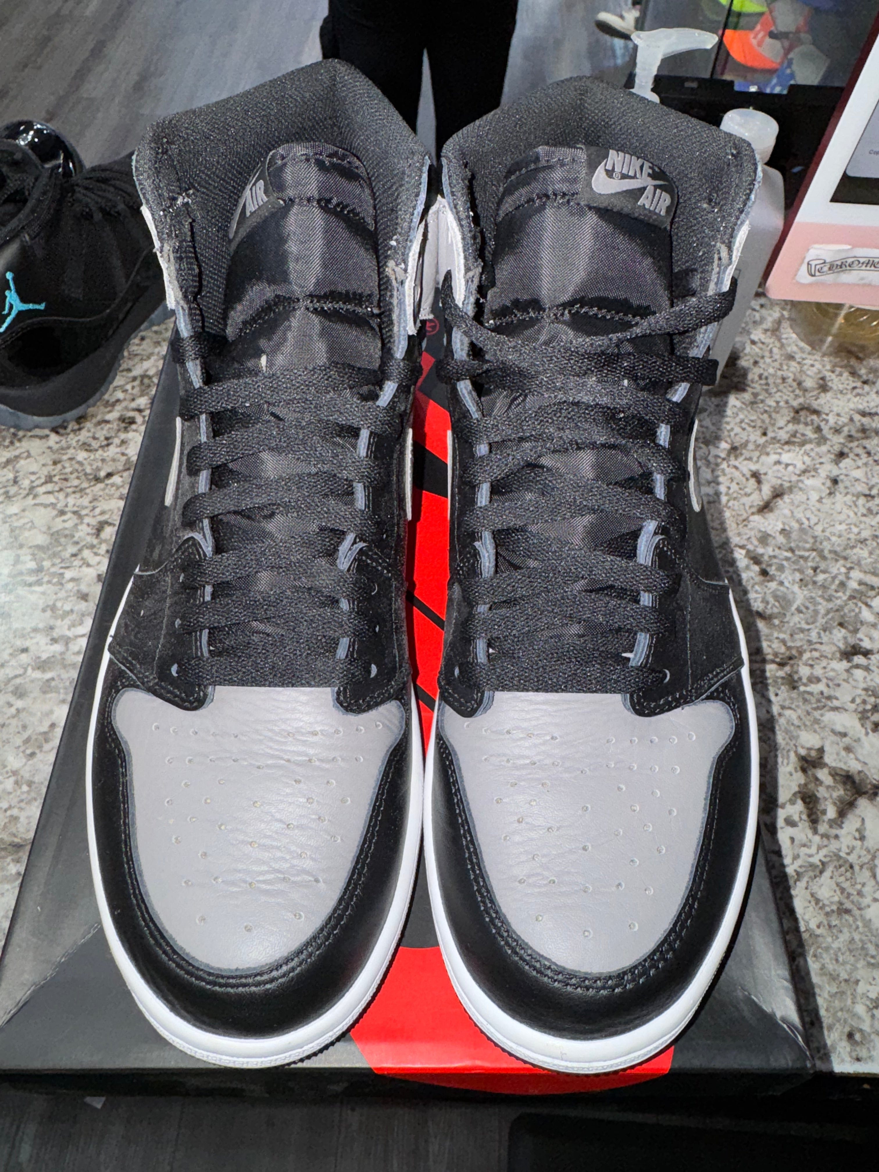 Air Jordan Jordan 1 Retro High Shadow (2018) (DAMAGED BOX)