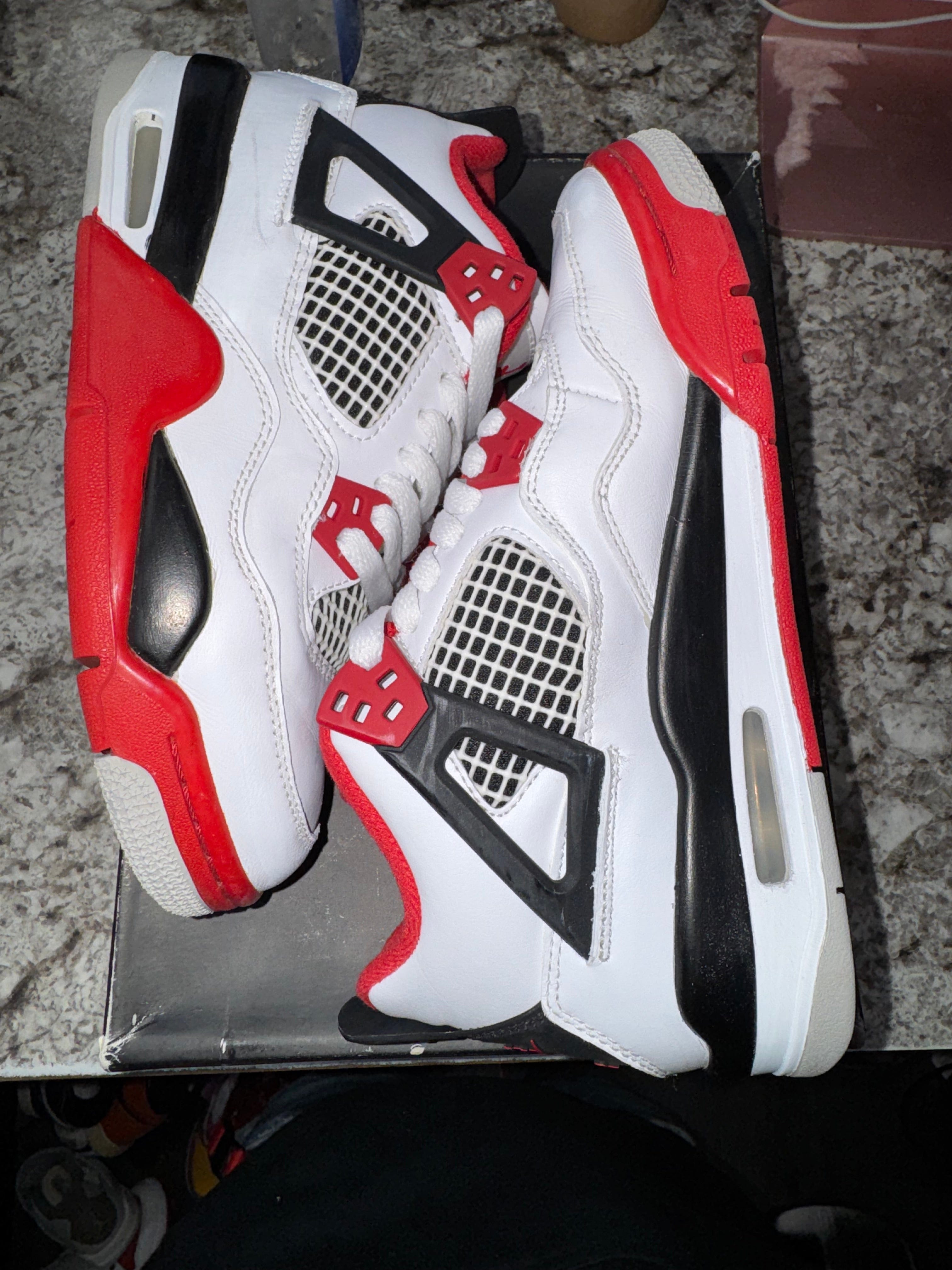 Air Jordan Jordan 4 Retro Fire Red (2020) (GS) (DAMAGED BOX)