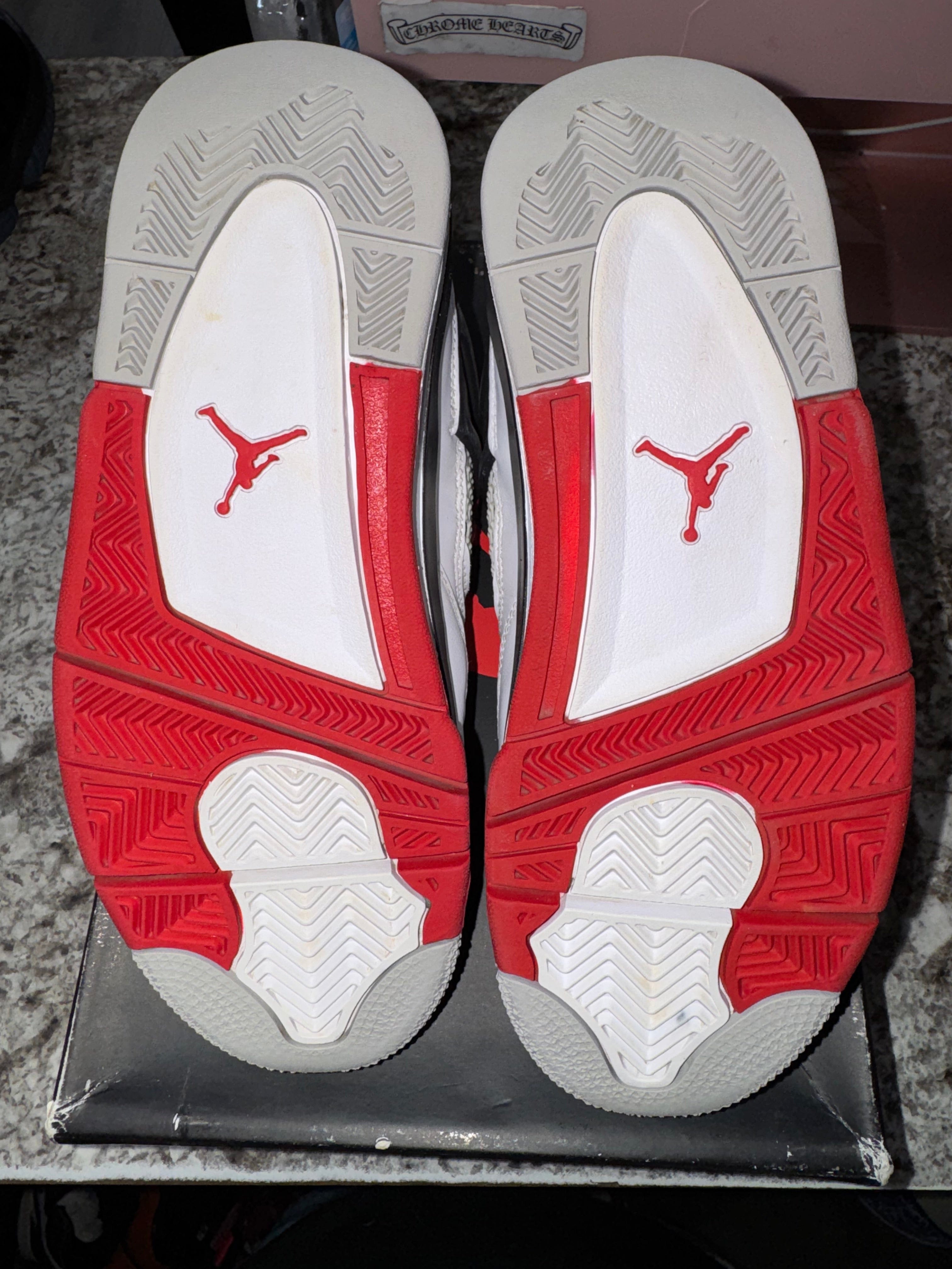 Air Jordan Jordan 4 Retro Fire Red (2020) (GS) (DAMAGED BOX)