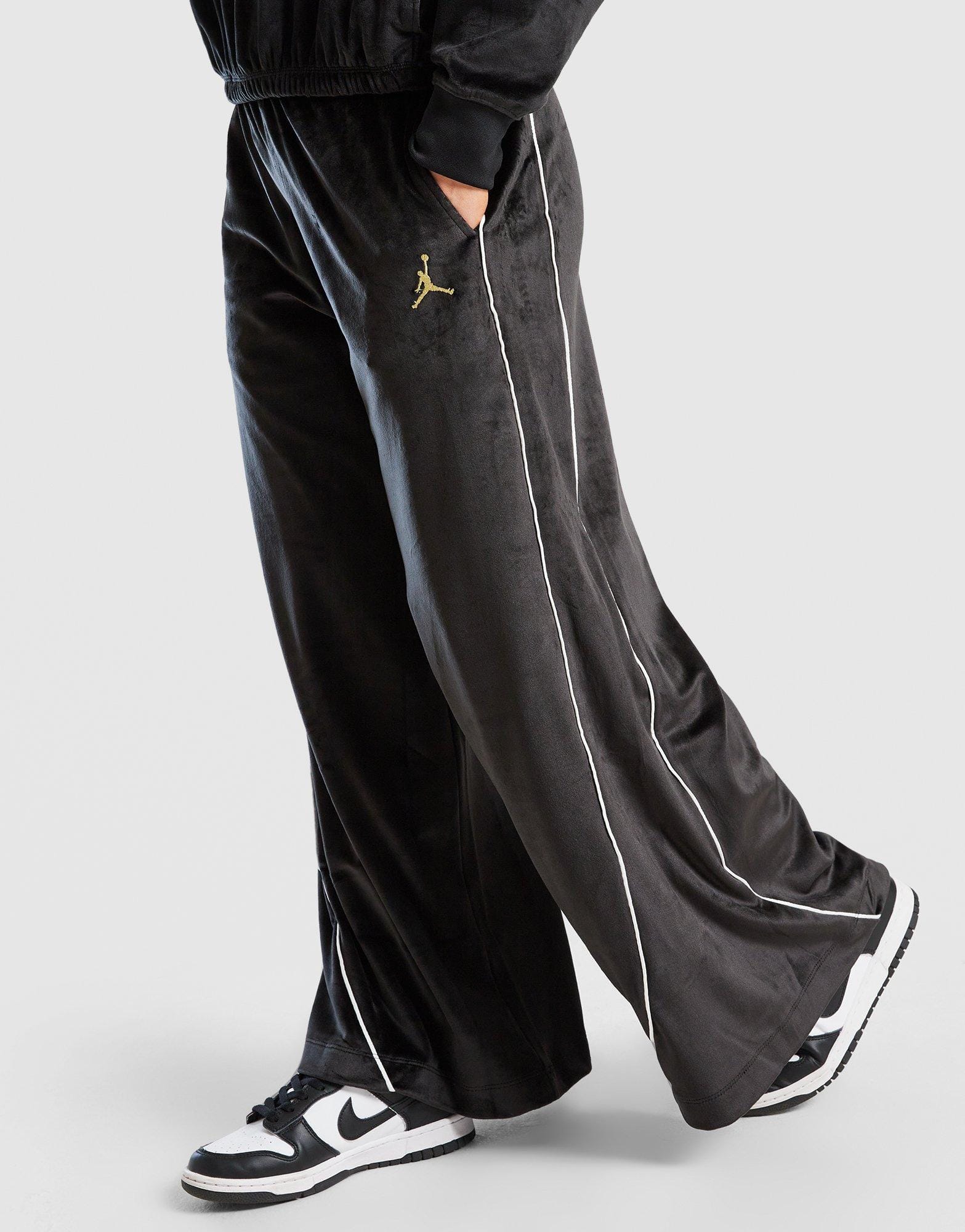 Air Jordan Girls' Velour Wide Leg Joggers Junior