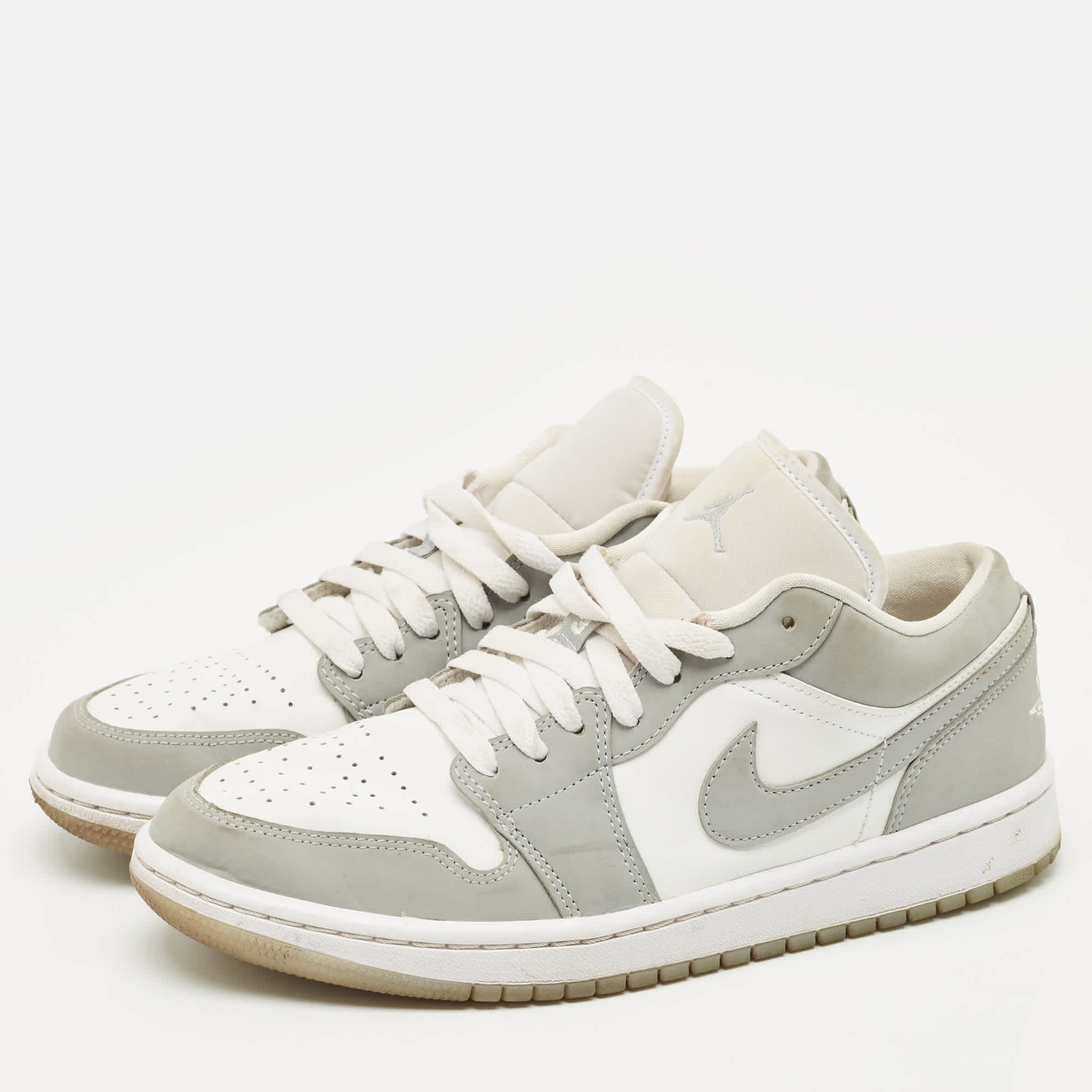 Air Jordans Grey/white Leather Air Jordan 1 Se Lace Up Sneakers