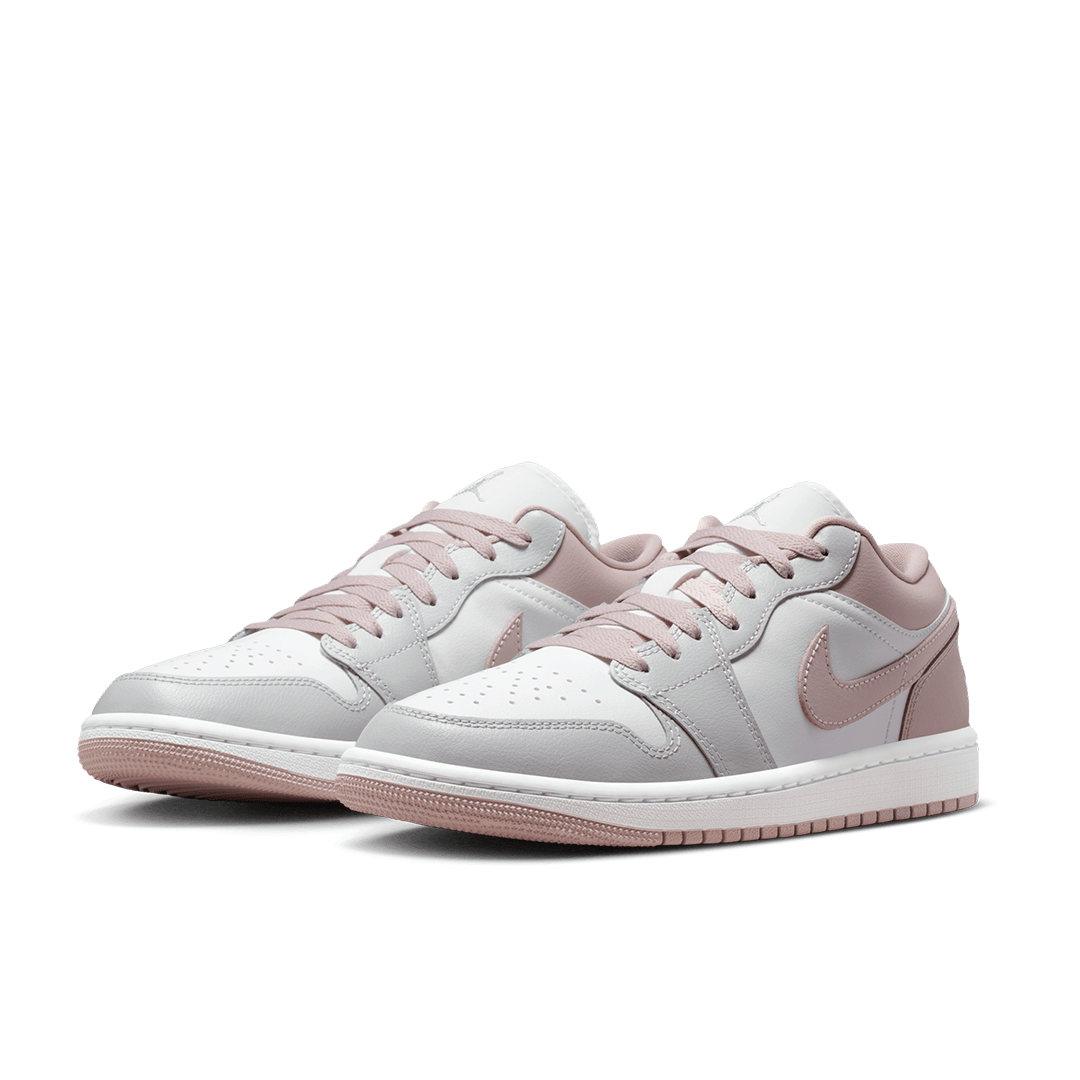 Air Jordan WOMEN'S AIR JORDAN 1 LOW PARTICLE ROSE