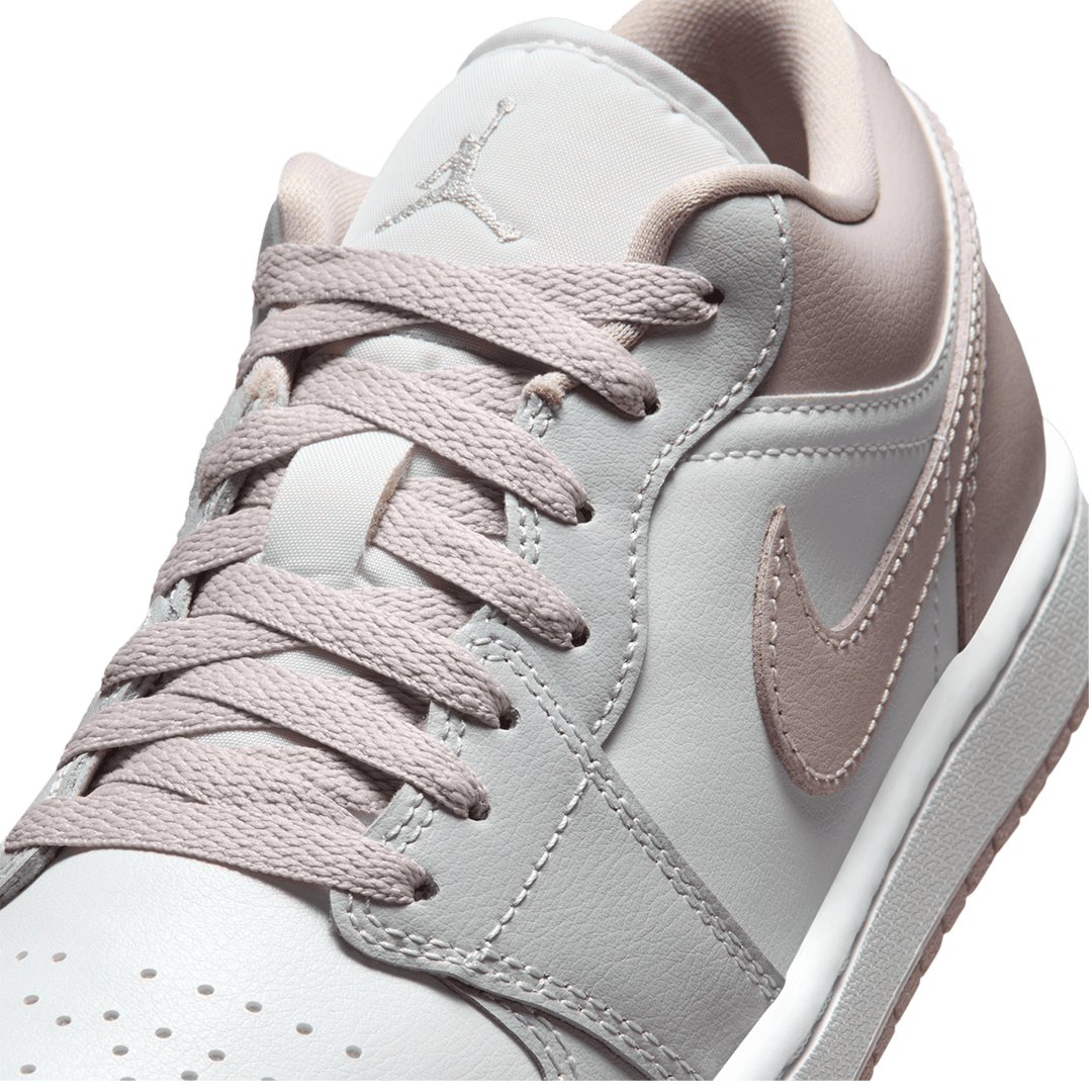 Air Jordan WOMEN'S AIR JORDAN 1 LOW PARTICLE ROSE