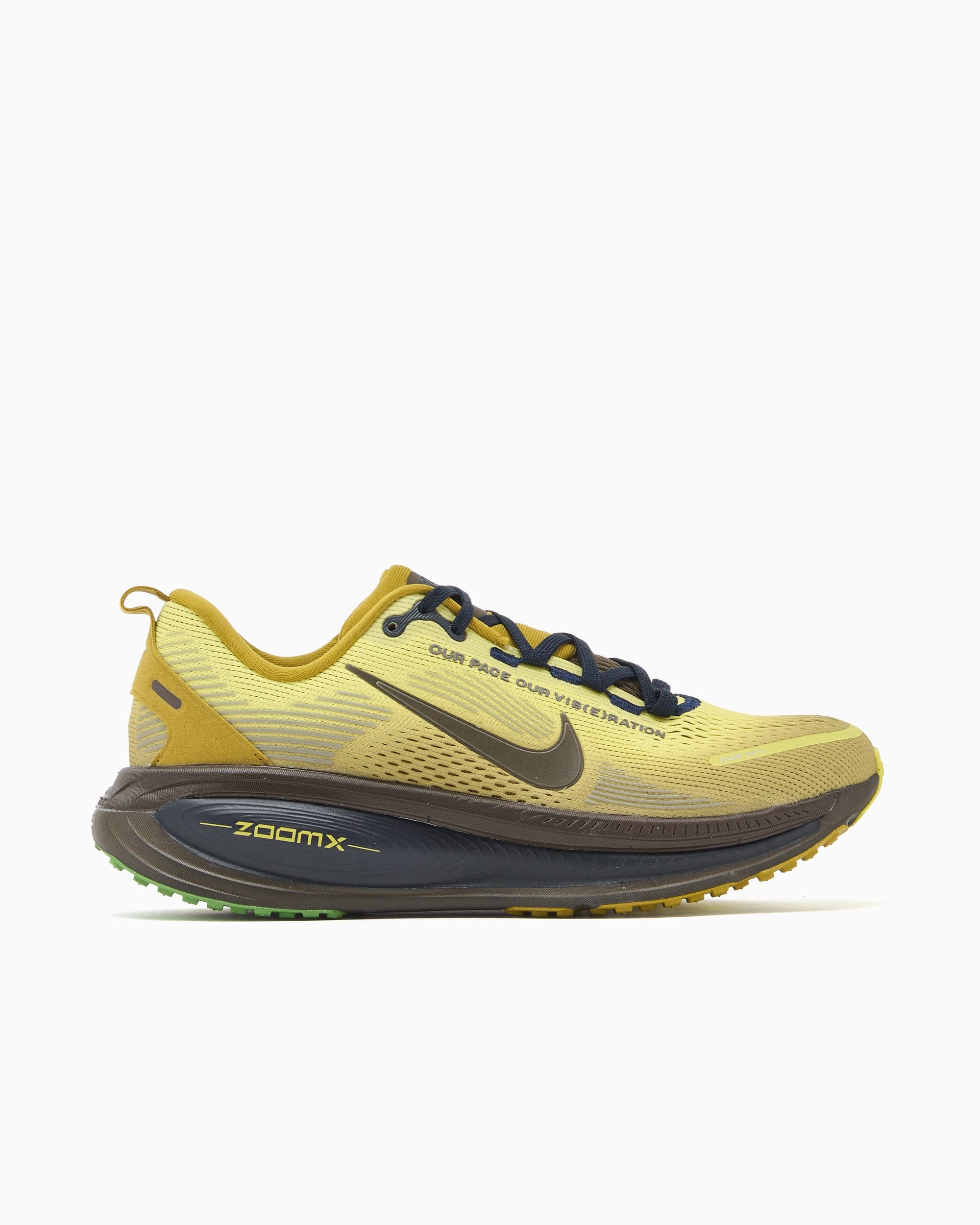 Nike Women's Vomero 18 SE