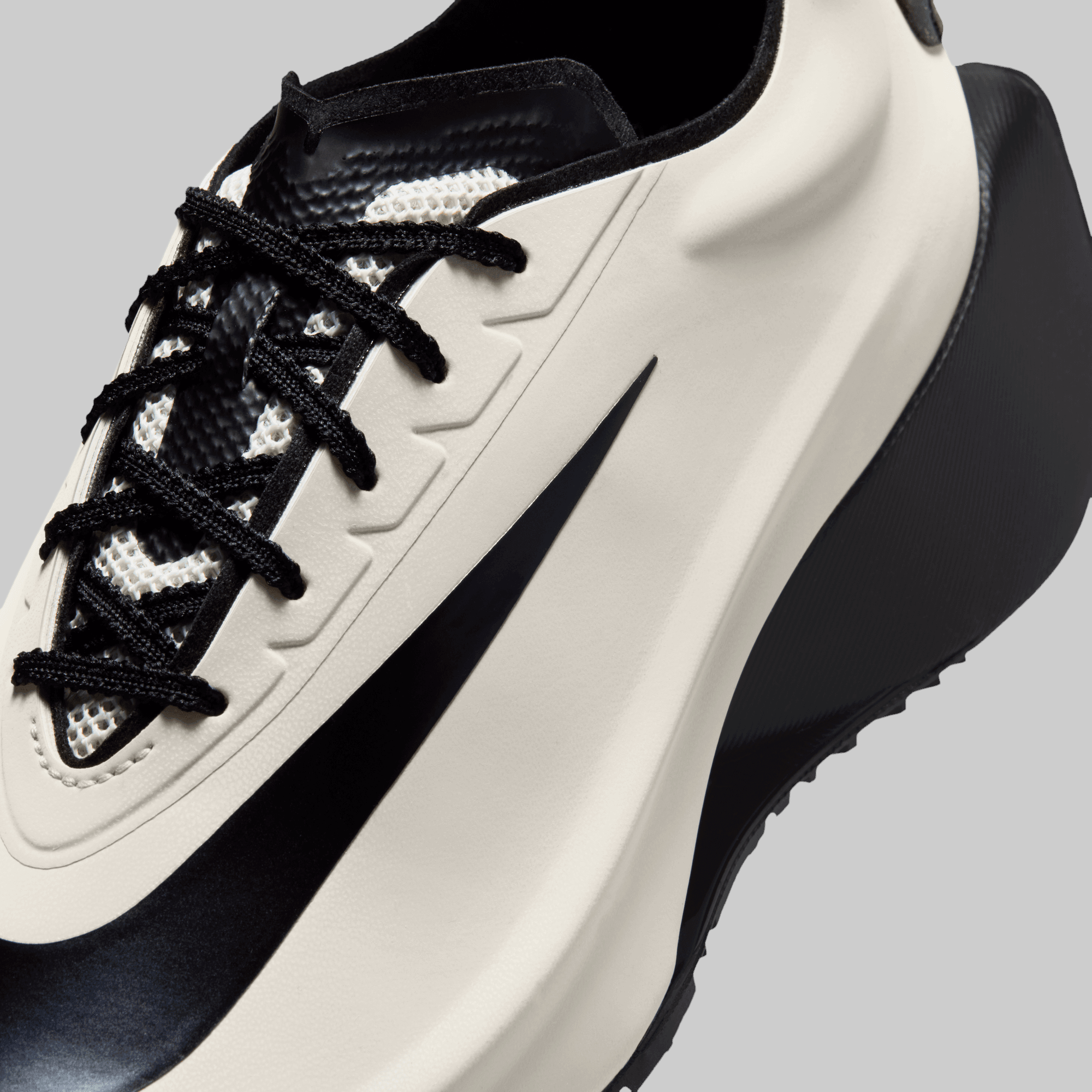 Nike Women's First Sight Noir Light Bone