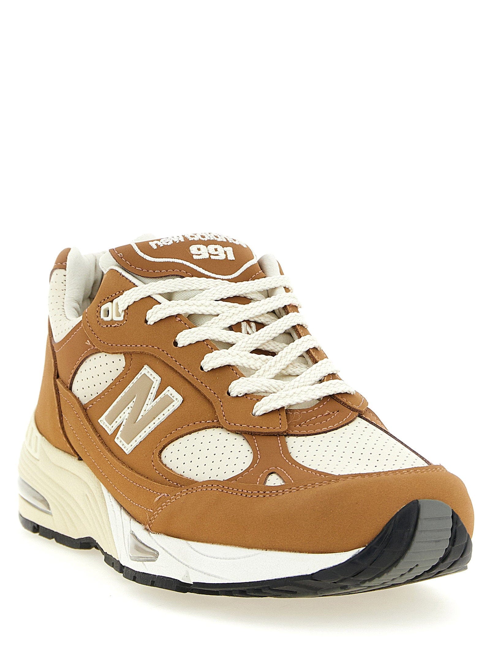 New Balance Sneaker — Caramel