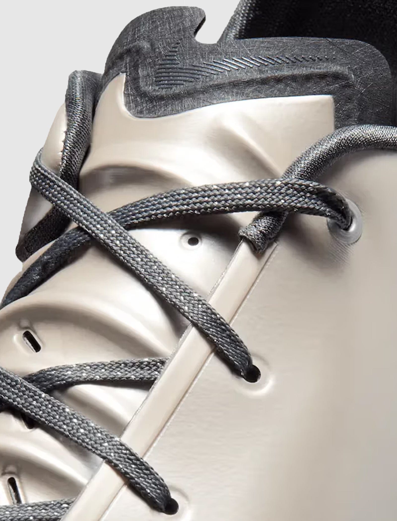 Nike G.T. CUT 4 RD METALLIC SILVER/IRON GREY