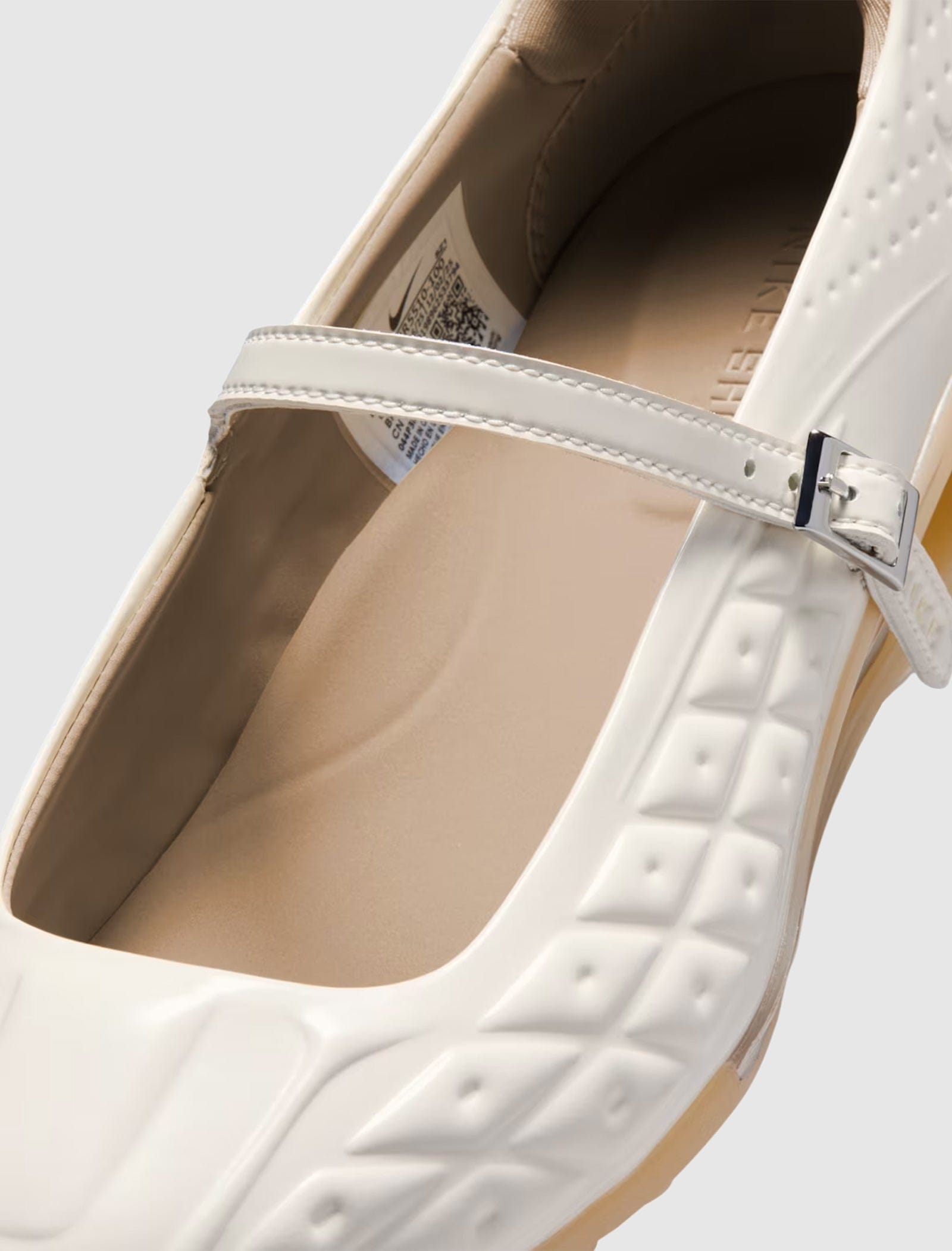 Nike WOMEN'S SHOX Z CALISTRA PALE IVORY