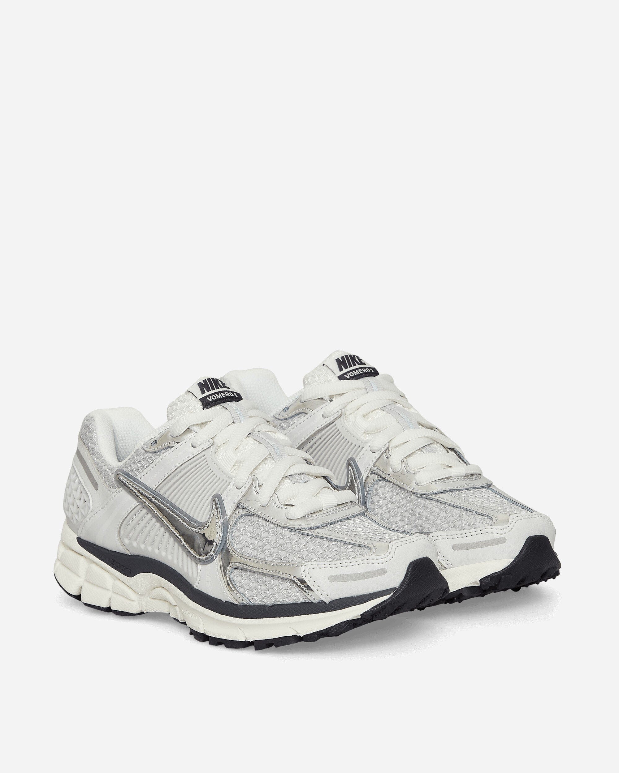 Nike Women's Zoom Vomero 5 Sneakers Photon Dust / Metallic Silver