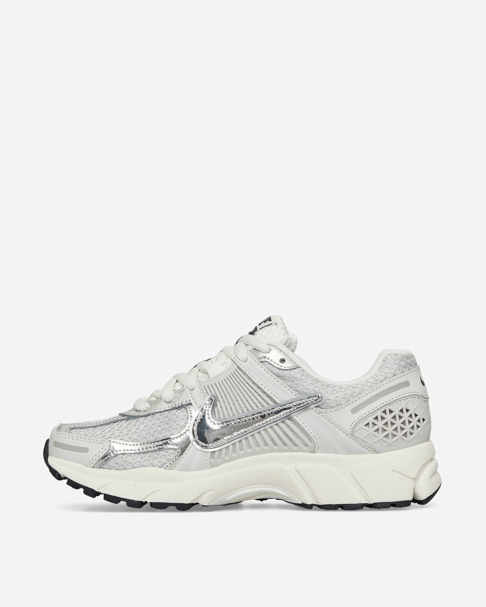 Nike Women's Zoom Vomero 5 Sneakers Photon Dust / Metallic Silver
