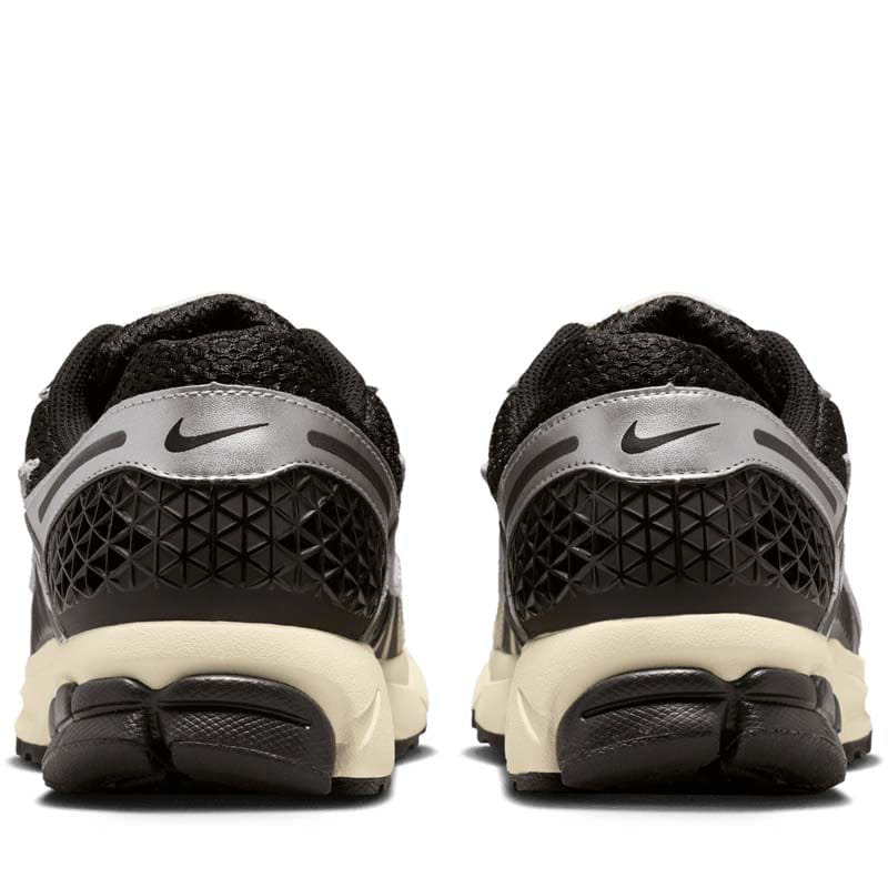 Nike Zoom Vomero 5 - Black/Chrome
