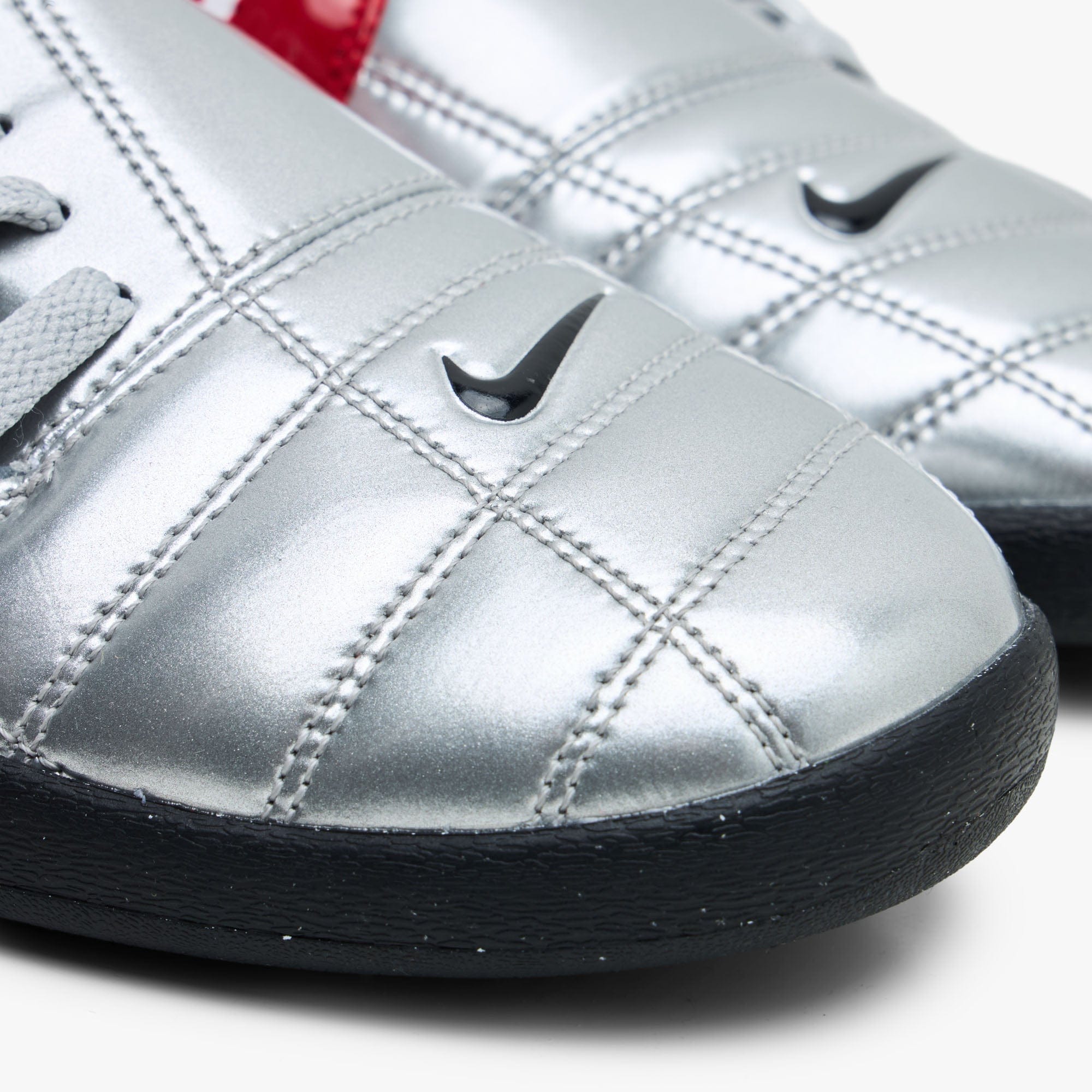 Nike Women's Total 90 Metallic Silver / Black - University Red