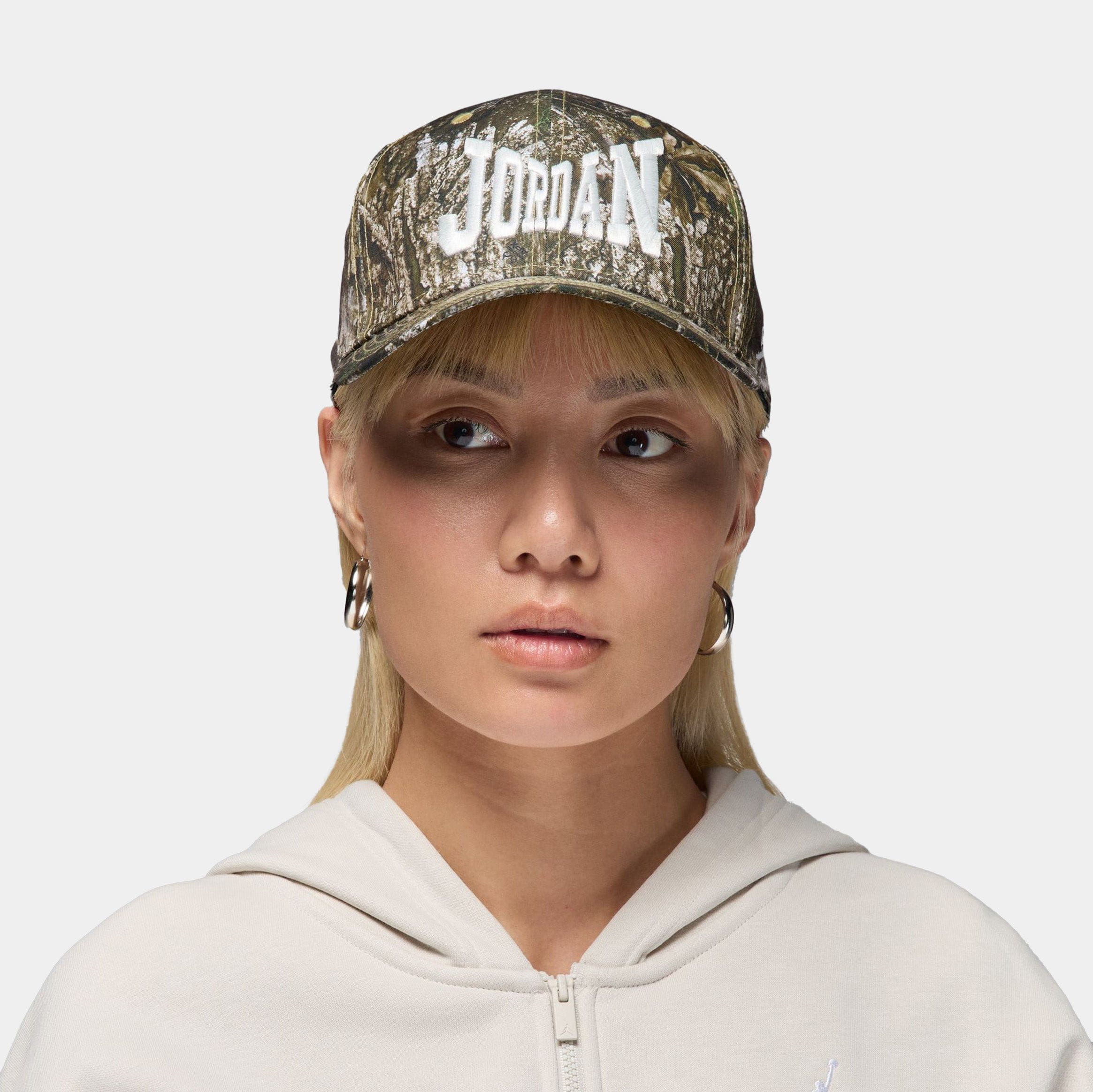 Air Jordan Brooklyn RealTree Rise Adjustable Cap Mens Hat (White/Sail)
