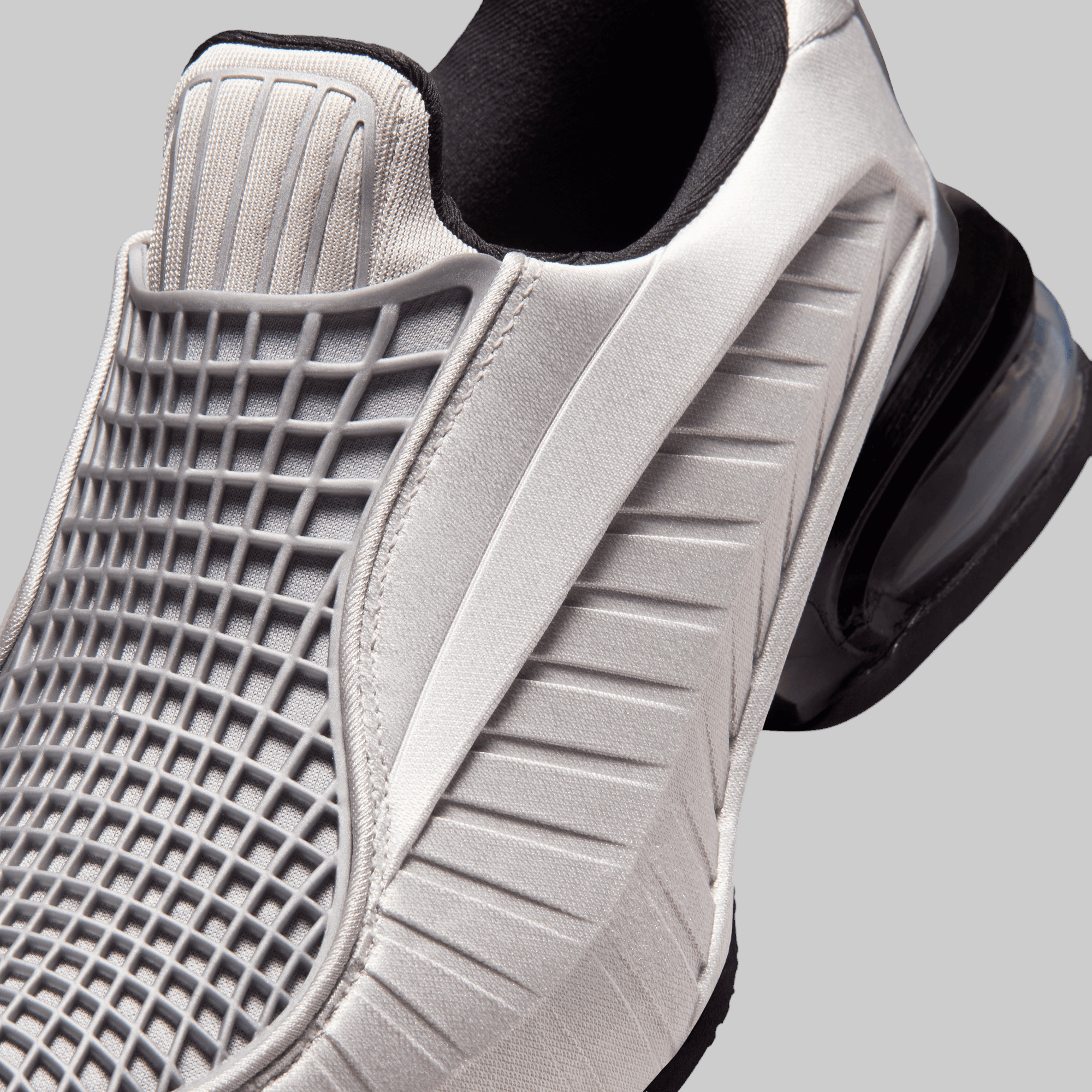 Nike W's Air Max Dolce - Metallic Silver